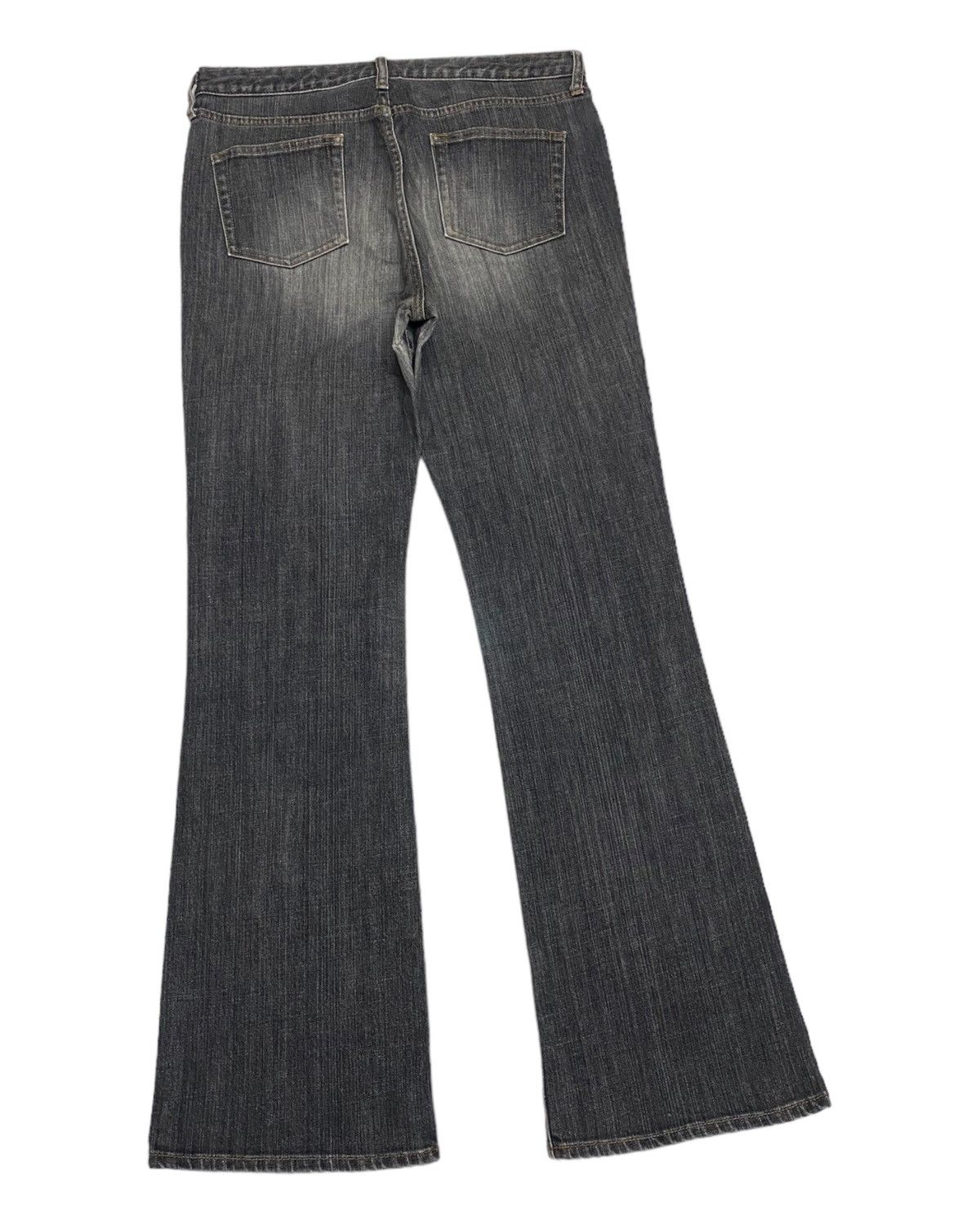 Uniqlo FLARE🔥FADED BLACK DISTRESSED DENIM FLARE DENIM JEANS UNIQLO Size US 31 - 7 Thumbnail