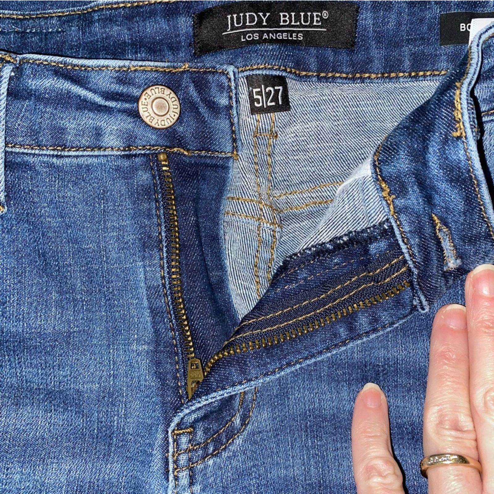 Judy Blue Judy Blue $79 Patch Perfect Boyfriend Jeans 5 / 27” EUC Size 27" / US 4 / IT 40 - 16 Thumbnail
