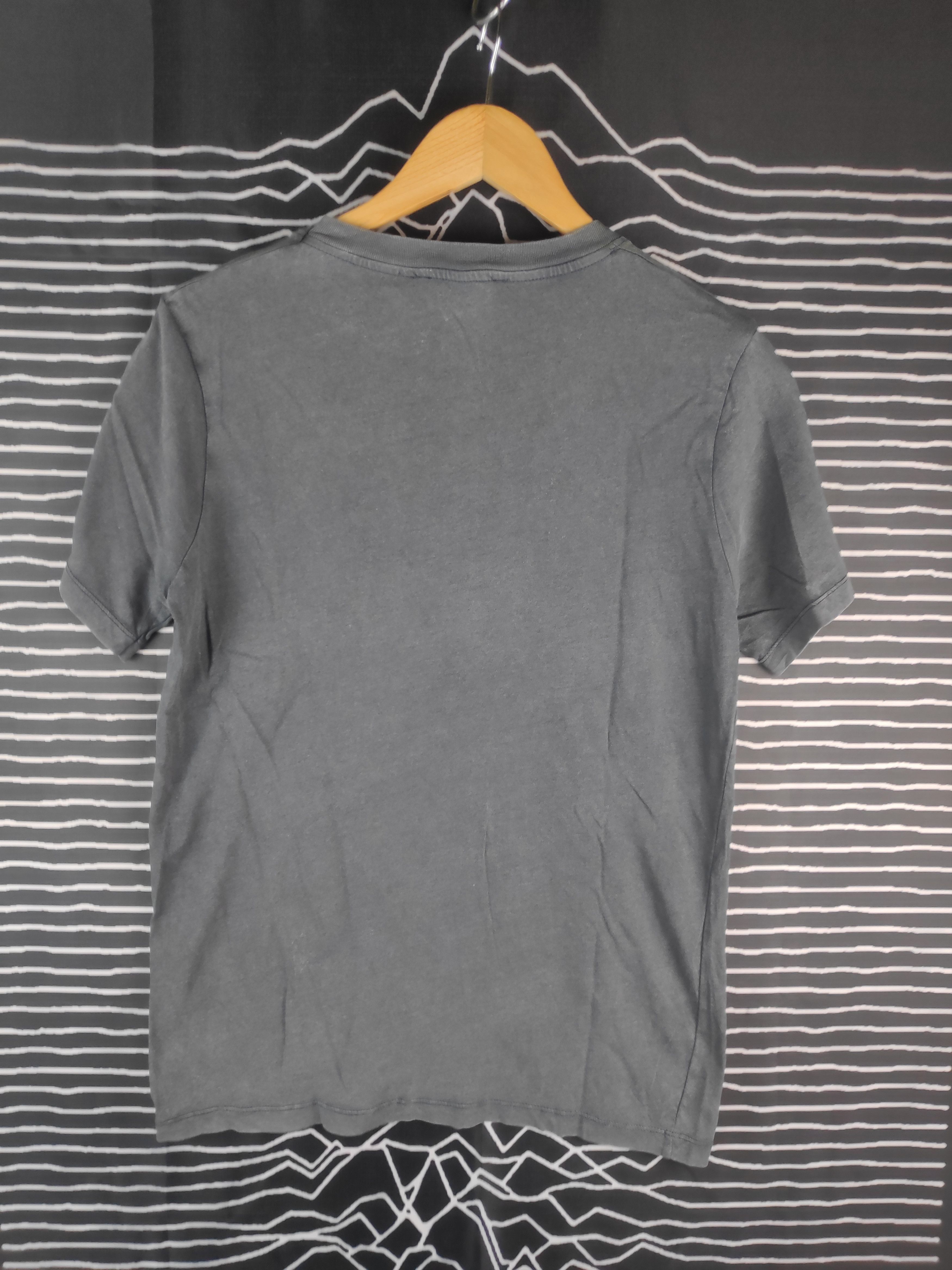 Pull & Bear La Casa De Papel Netflix Series Bella Ciao Tee Size US S / EU 44-46 / 1 - 2 Thumbnail