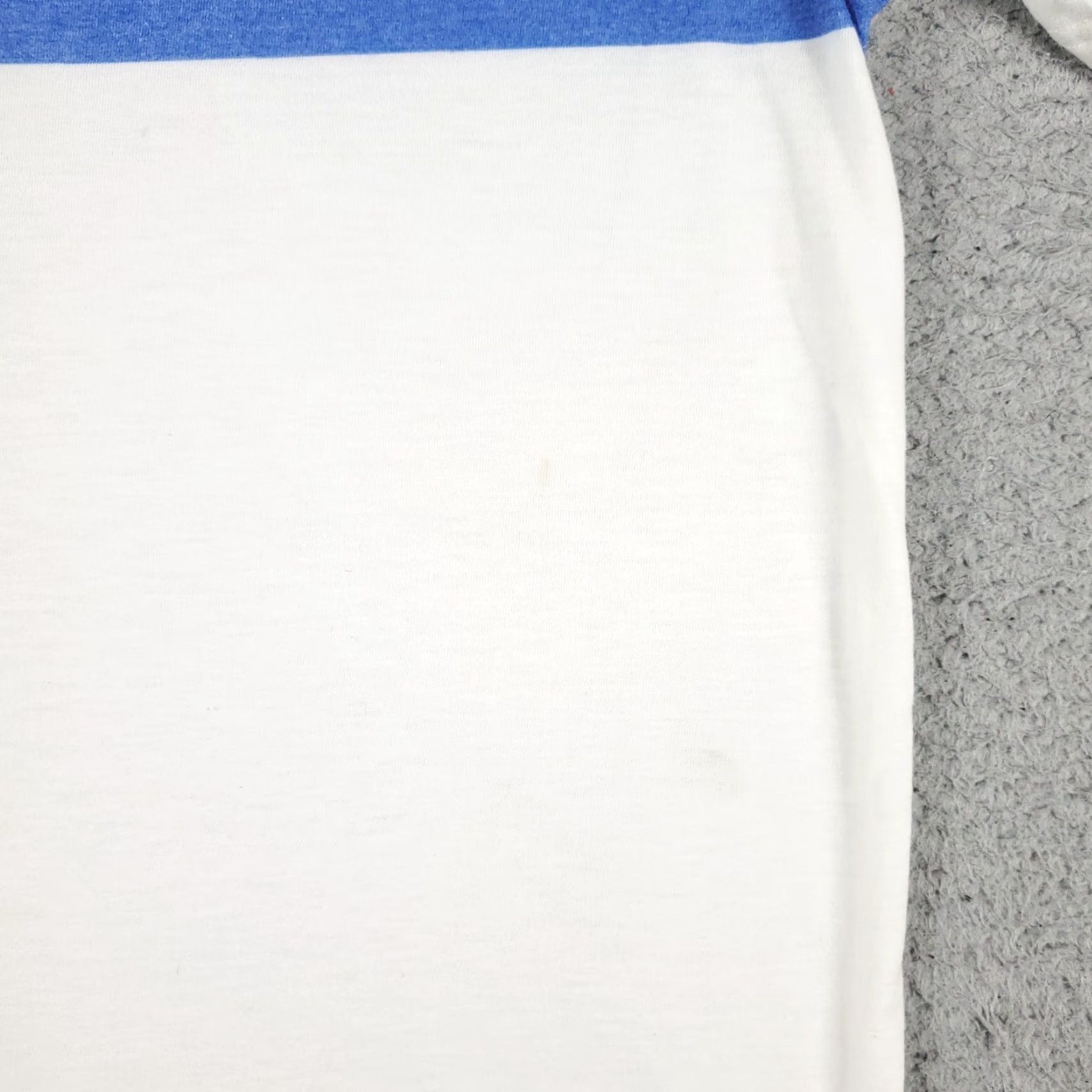 Under Armour Under Armour T-Shirt Mens XL White/Blue HeatGear Short Sleeve Crew Neck Logo Graphic Sports Casual Shirt Mens XL White/Blue 90s Modern American Sports Size US XL / EU 56 / 4 - 4 Thumbnail