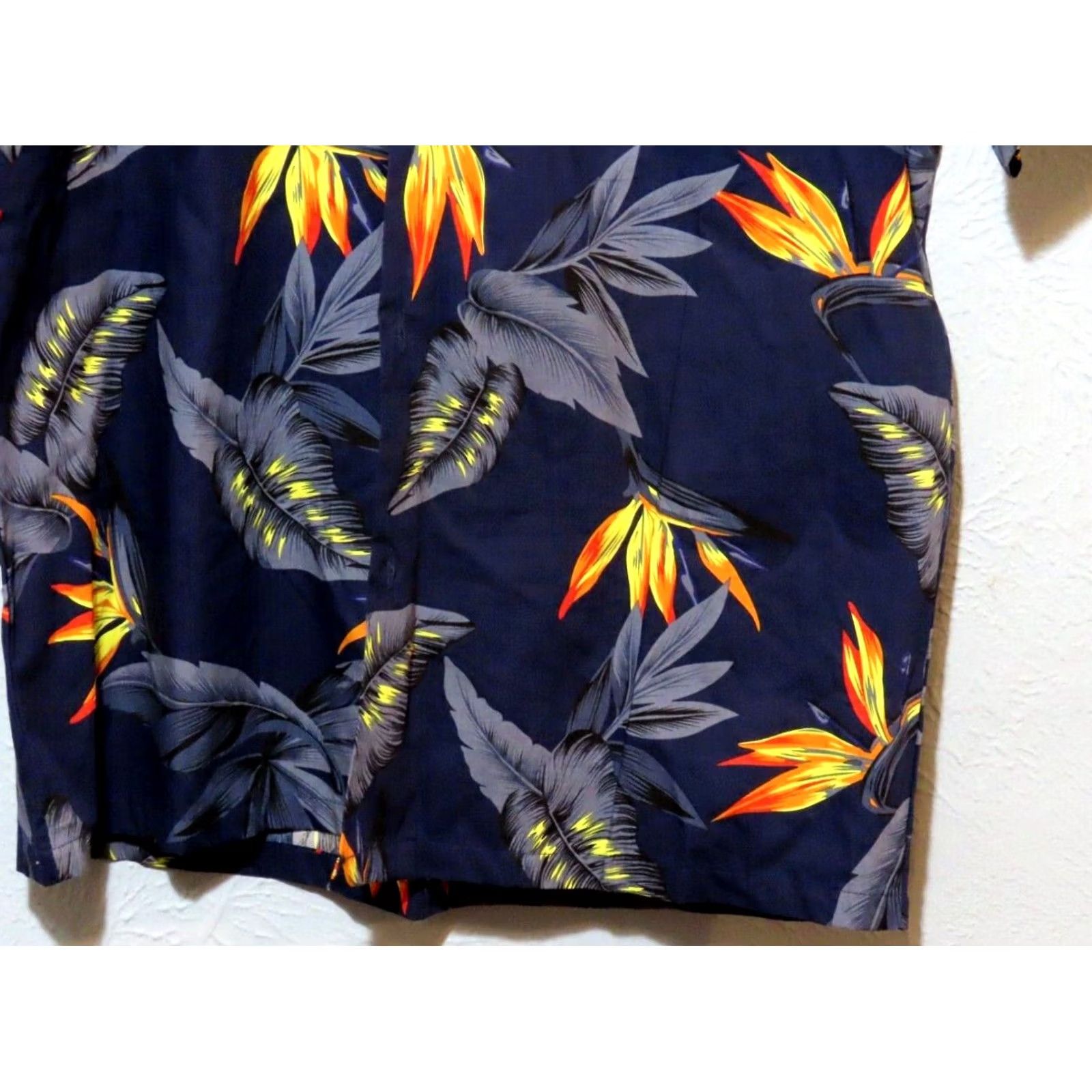 Vintage Palmwave Hawaii Mens L Navy Blue Floral Hawaiian Shirt NWT Size US L / EU 52-54 / 3 - 2 Thumbnail