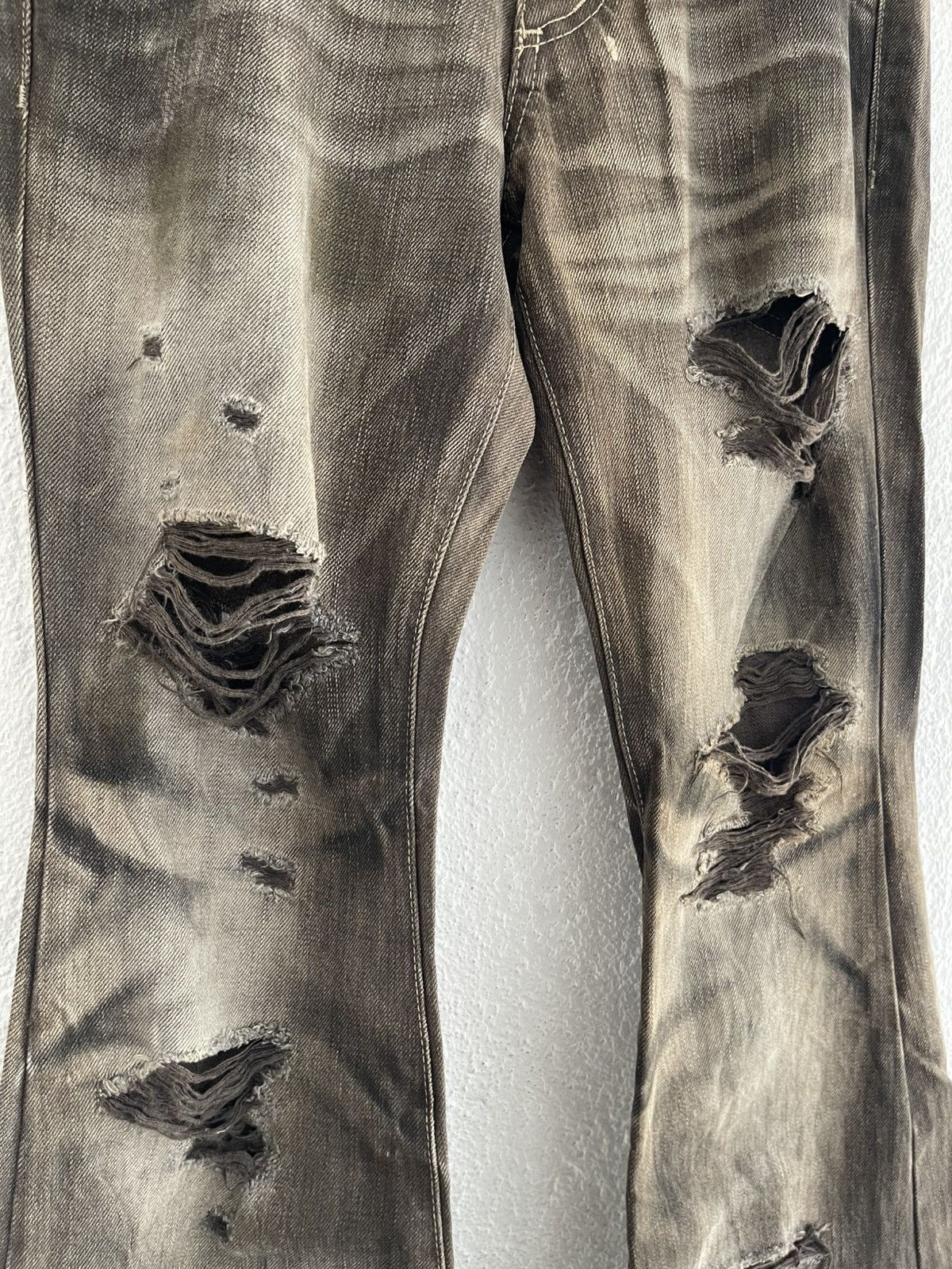 Tornado Mart Tornado Mart Rusty Mud Flared Jeans Distressed I6W9 Type Shi Size US 31 - 4 Thumbnail