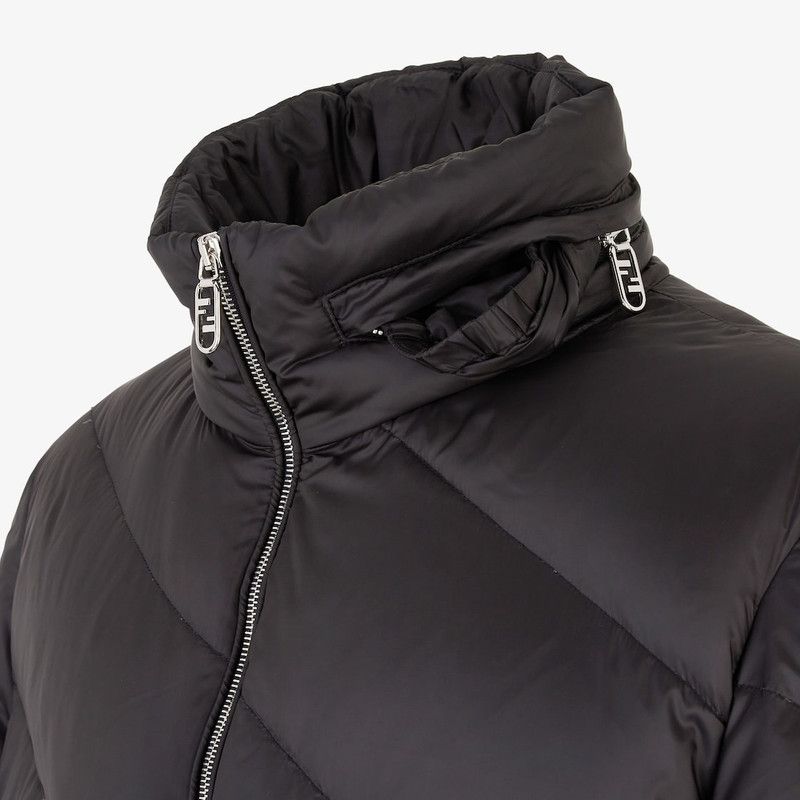 Fendi o1B3y1r0526 Puffer Jacket in Black/Purple Size US M / EU 48-50 / 2 - 3 Thumbnail