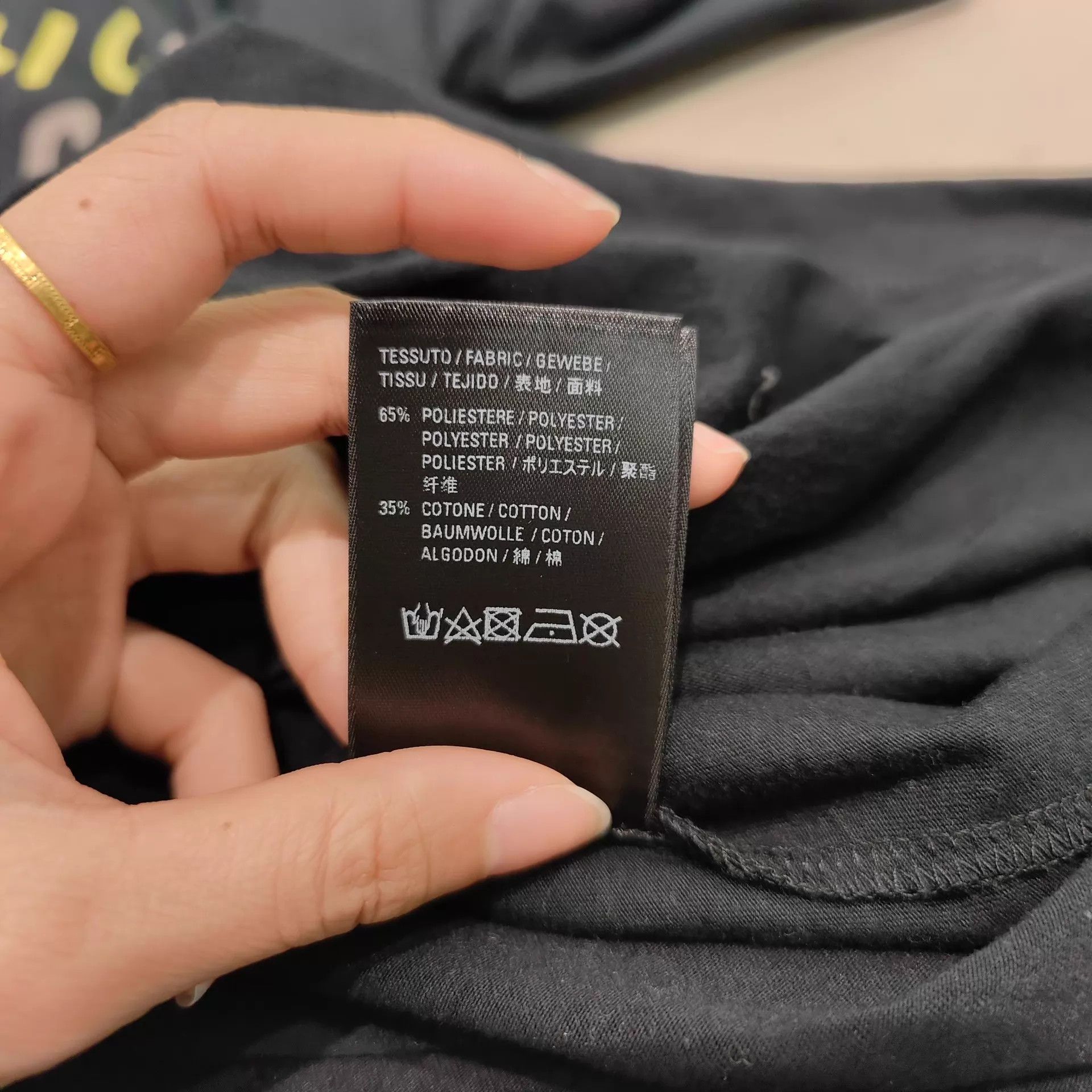 Balenciaga Balenciaga 7-Language Print SS Tee XS 99 New Size XS / US 0-2 / IT 36-38 - 8 Thumbnail
