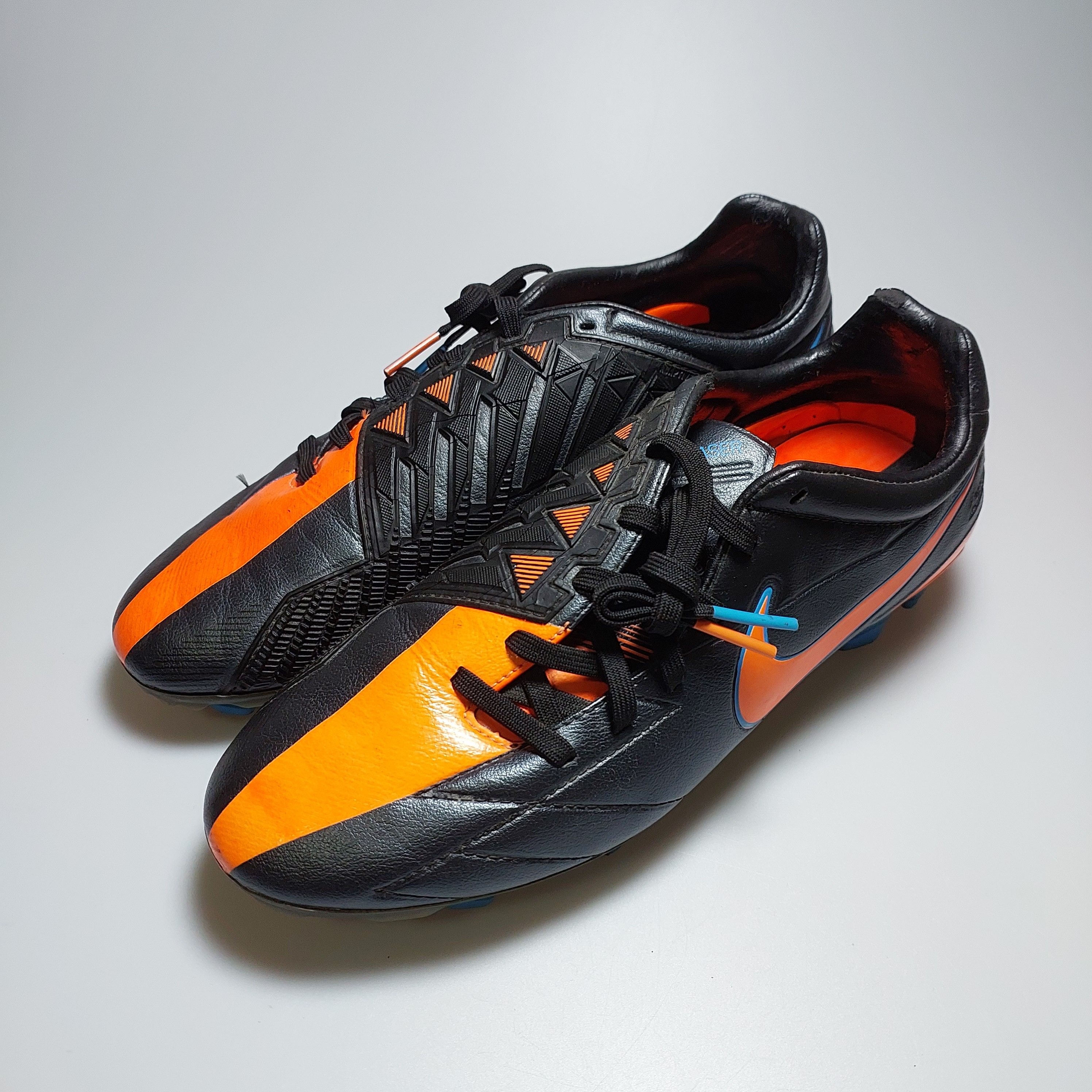 T90 Laser IV KL-FG 472555-084 US8 UK7 26CM *Defect*