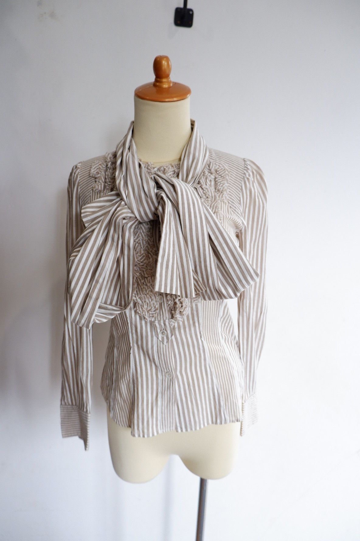 Japanese Brand Vintage Atsuro Tayama Bow Tie Blouse Shirts Size M / US 6-8 / IT 42-44 - 2 Thumbnail