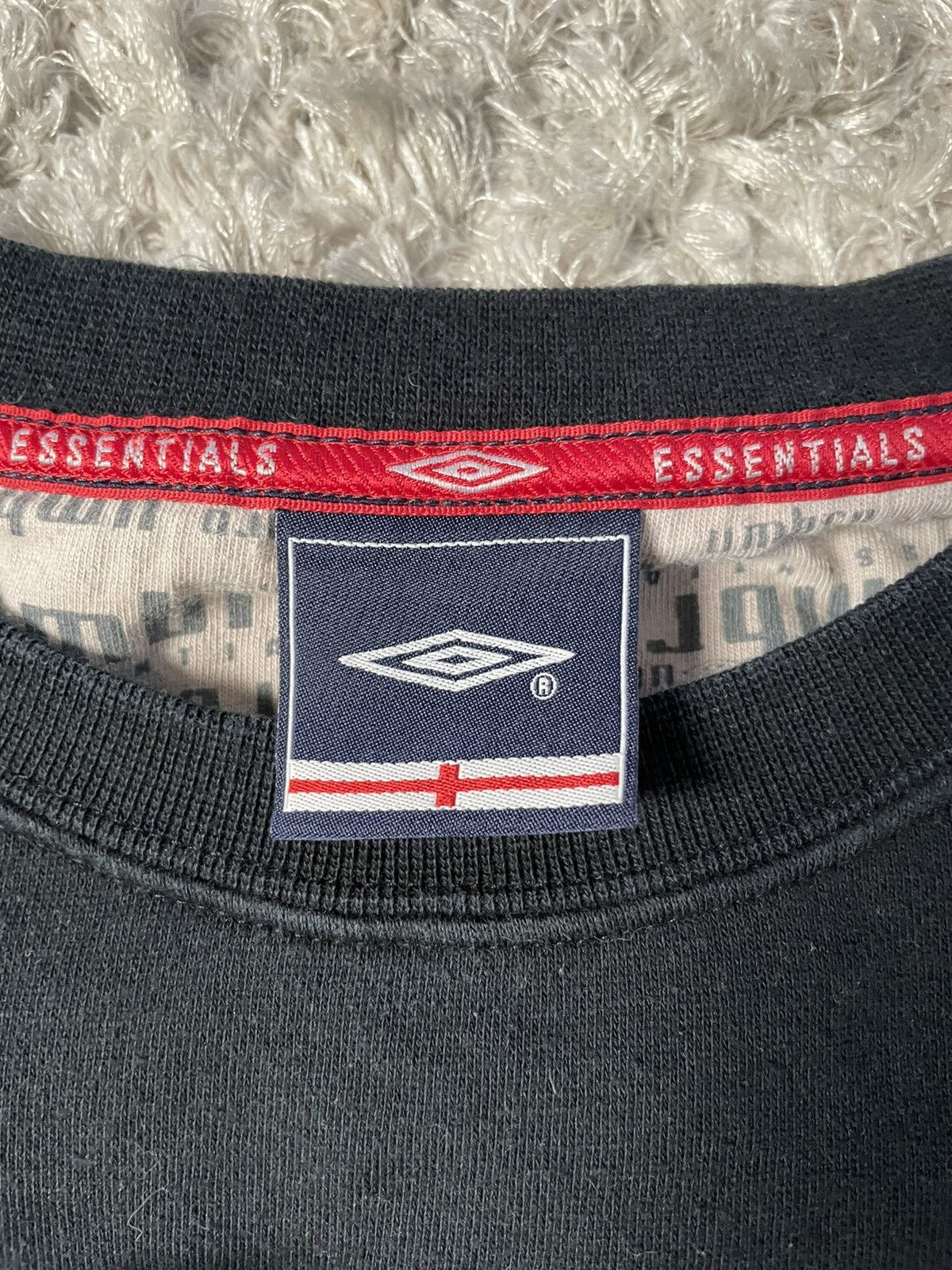 Umbro × Vintage Vintage Umbro Essential Crewneck US S / EU 44-46 Size US S / EU 44-46 / 1 - 3 Thumbnail