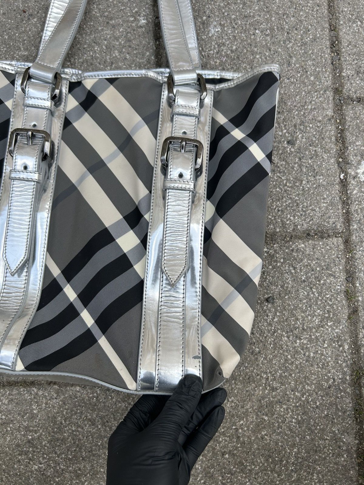 Burberry Burberry Pre-Owned Tote Bag Silver Beat Victoria Shoulder Size ONE SIZE - 19 Thumbnail