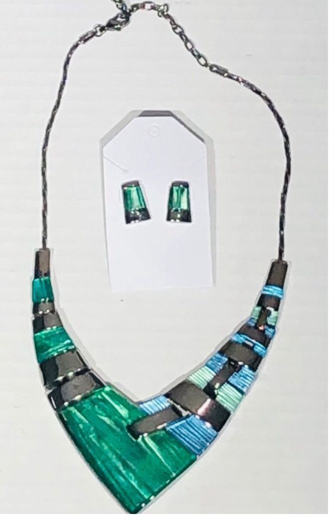 Vintage Glass Gunmetal Plated Necklace Earrings Set Green Jewelry, Women's