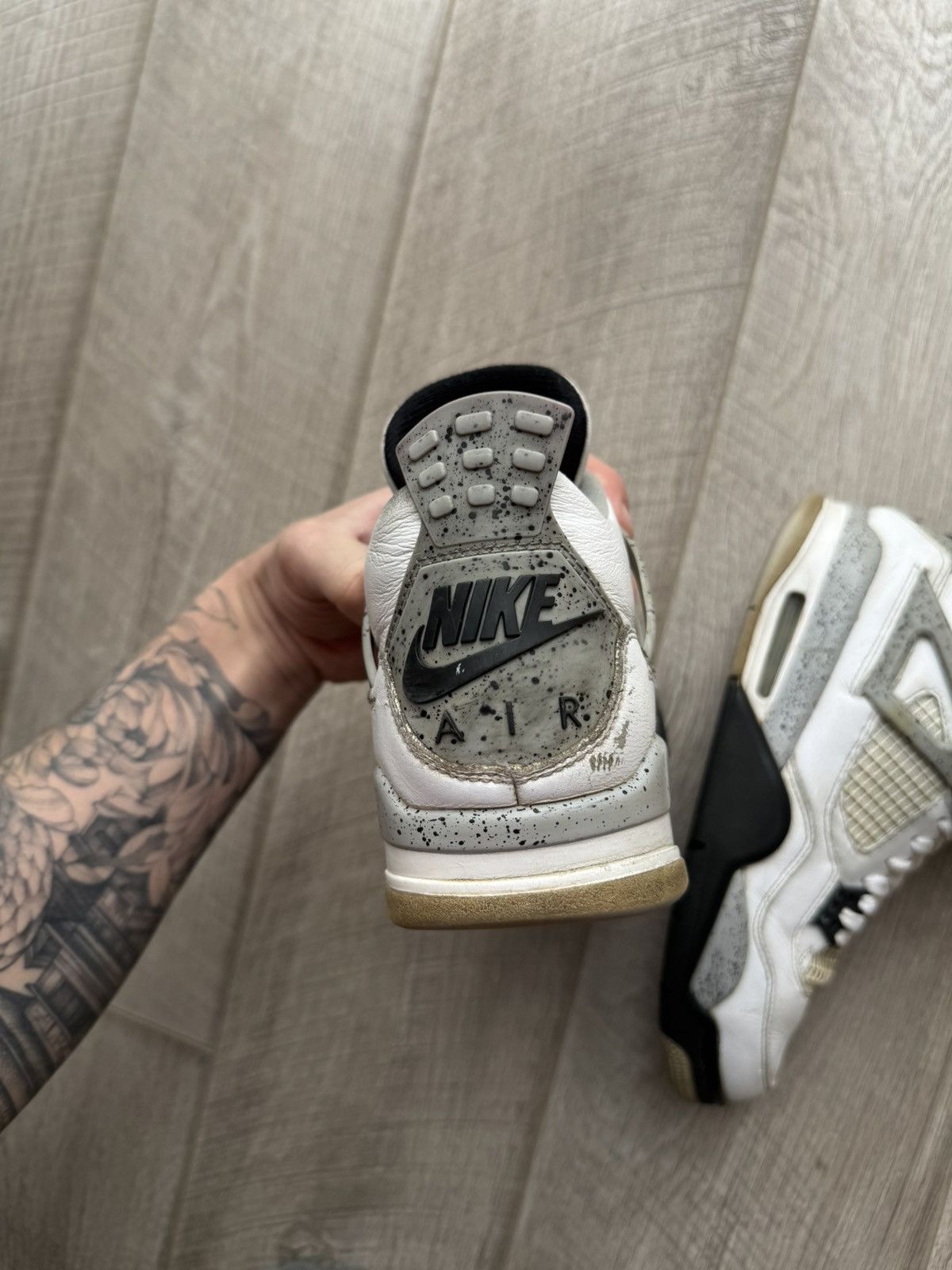 Jordan Brand Jordan 4 Retro OG Mid White Cement 840606-192 size 41 us 8 Size US 8 / EU 41 - 12 Thumbnail