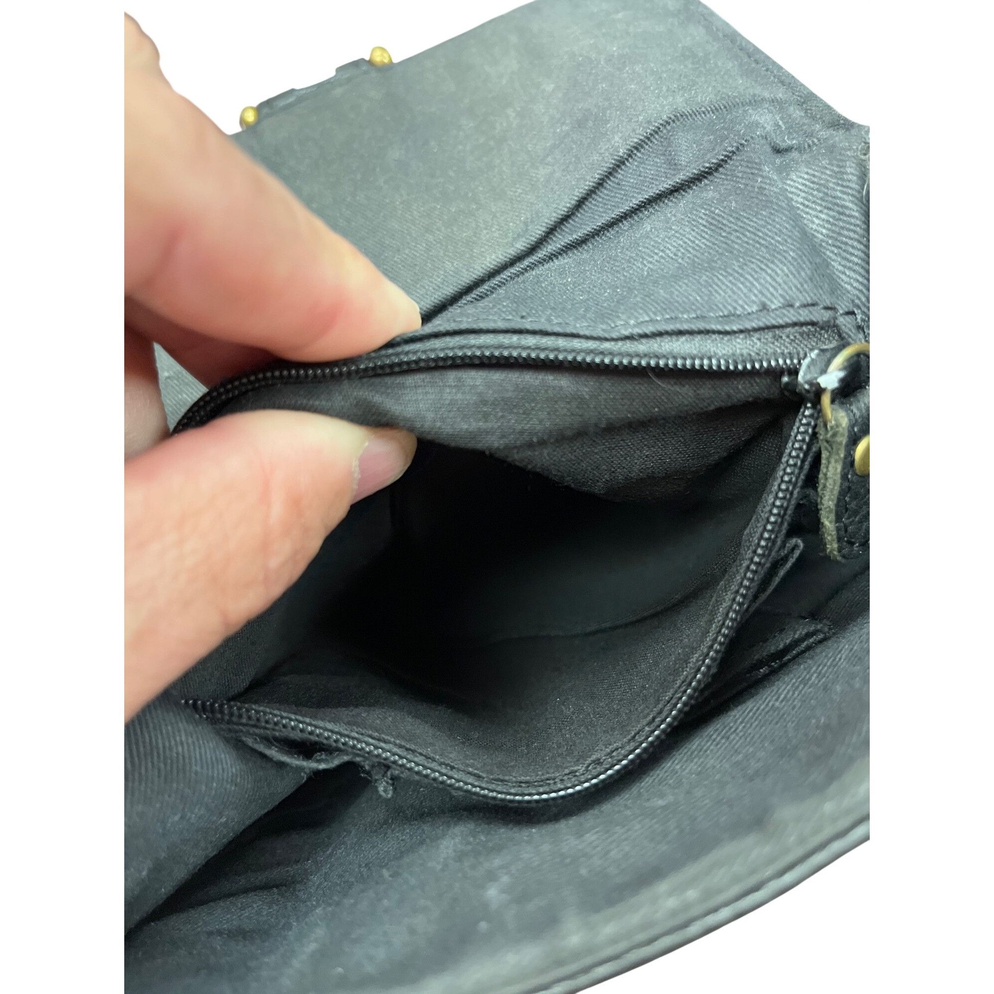 Fossil Fossil VTG wms black leather crossbody shoulder bag 8"x6.5"x Size ONE SIZE - 9 Thumbnail