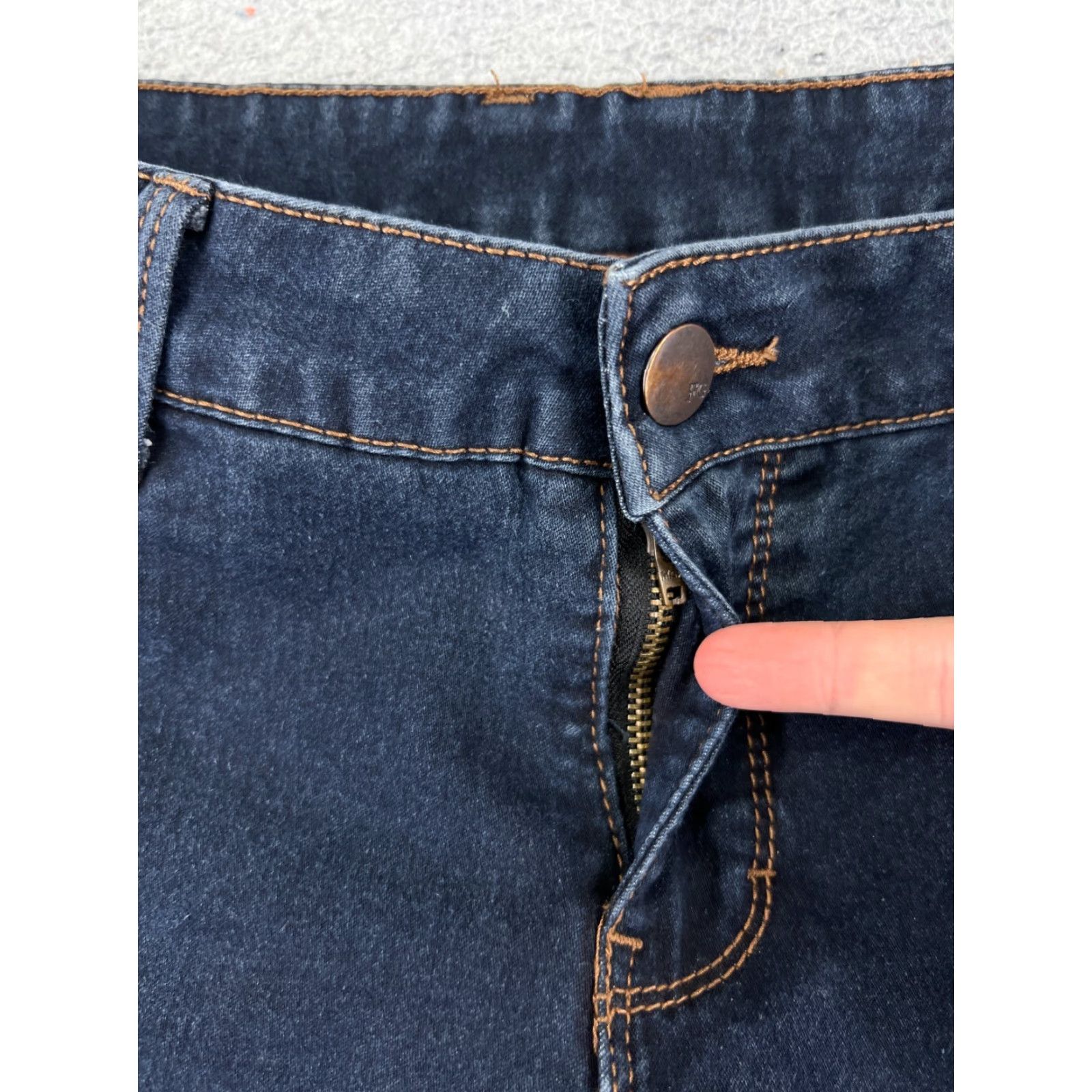 Denime FABRIZIO GIANNI Shorts Womens 31 Blue Denim Distressed Cut-Off Mid 31x5 Jeans 5 in Inseam Vintage No Casual Cotton Blend Zip Pockets Size 24" / US 00 / IT 34 - 6 Thumbnail