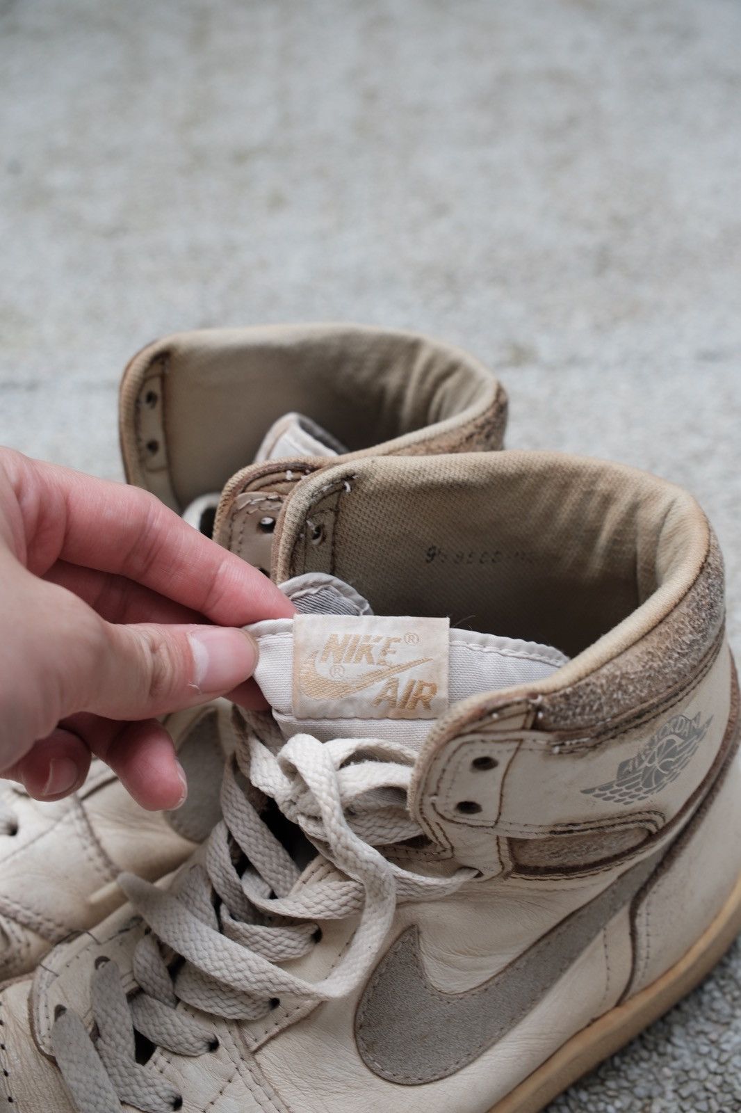 Nike OG 1985 Natural Grey Air Jordan 1 size US9.5 Size US 9.5 / EU 42-43 - 2 Thumbnail