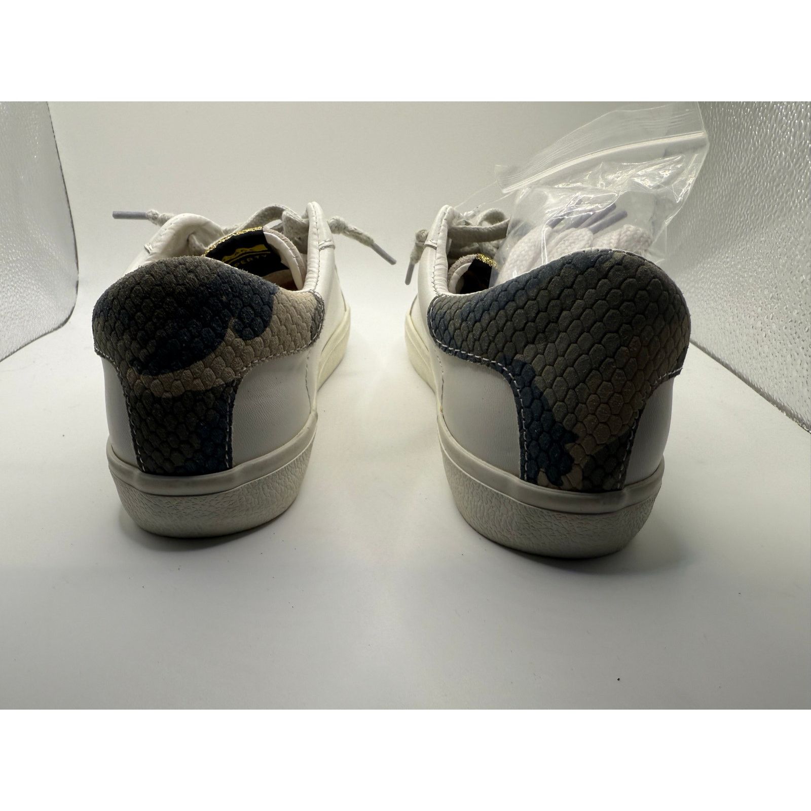 Vintage Havana Women’s Vintage Havana sneakers Golden Goose style Size 5.5 Size US 5.5 / IT 35.5 - 6 Thumbnail