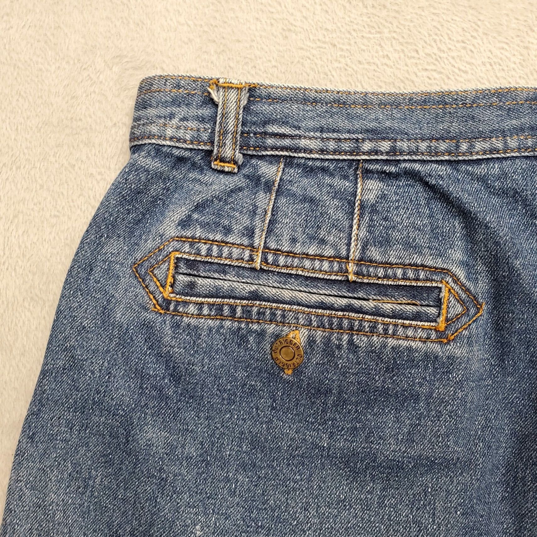 Denime VINTAGE Outrigger Bermuda Shorts Men 35 Blue Denim Twill Pleated 100% Cotton Y2K Casual Outdoor Pockets Zip Slant Pocket Mens Size US 35 - 7 Thumbnail