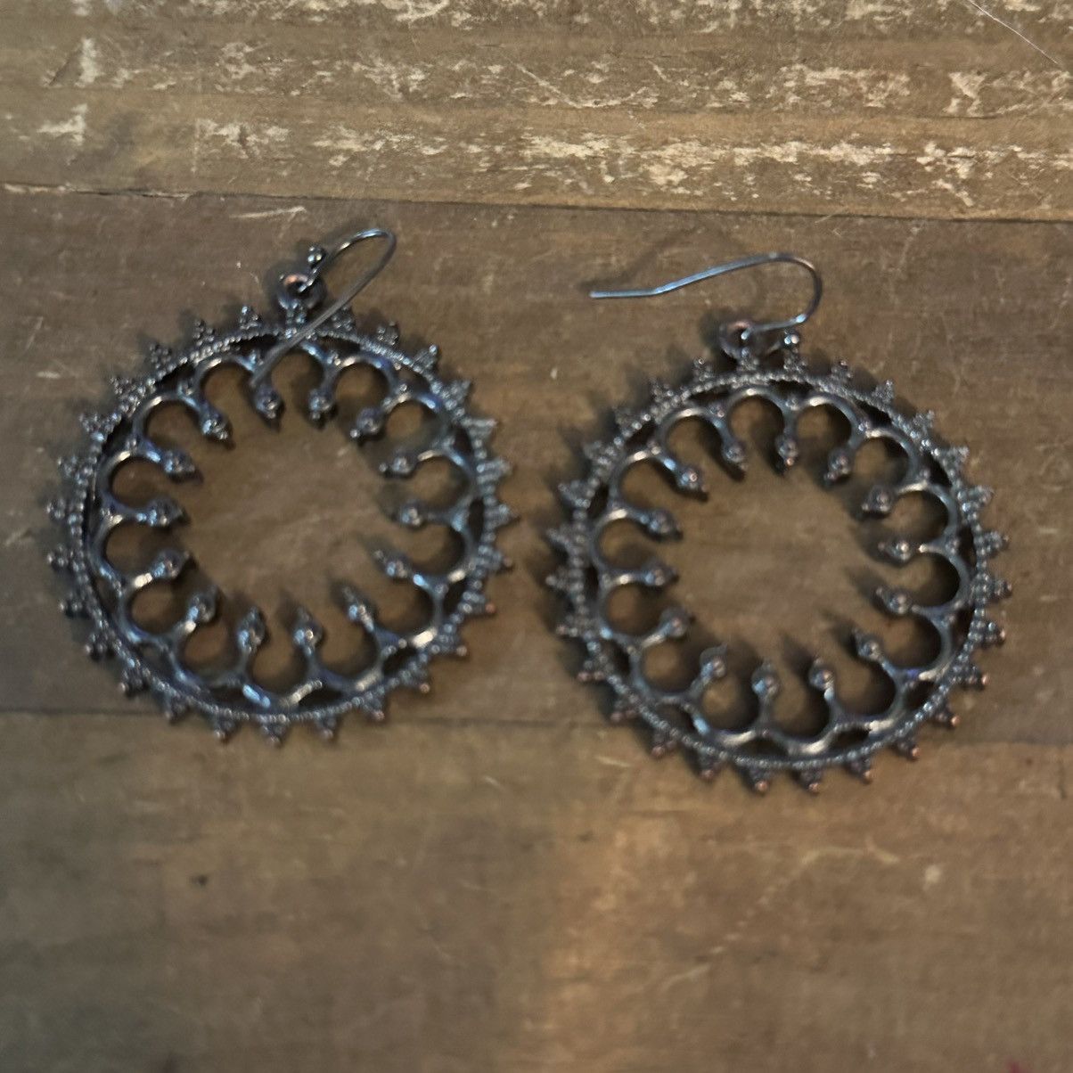 Other Gunmetal filigree rhinestone dangle hoop earrings Size ONE SIZE - 3 Thumbnail