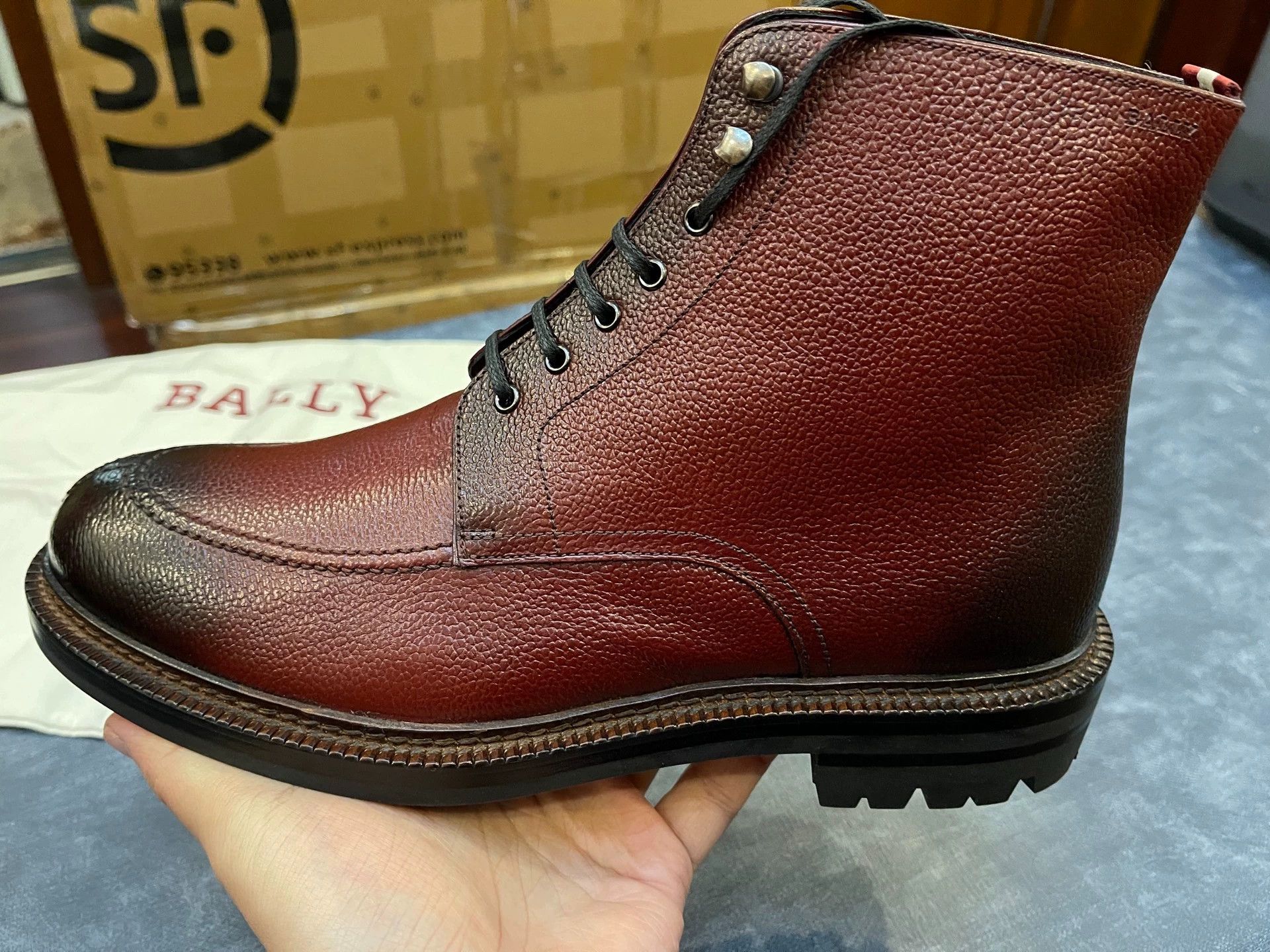 Bally Bally Kristan Short Booties 40 EU Red-Black Gradient Size US 7 / EU 40 - 2 Thumbnail