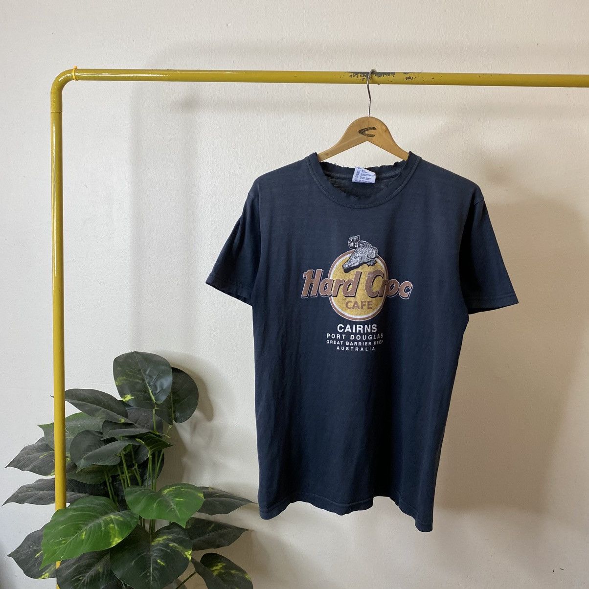 Vintage 1990s Hard Croc Cafe Parody Funny Humor Sunfaded Tee Size US M / EU 48-50 / 2 - 1 Thumbnail