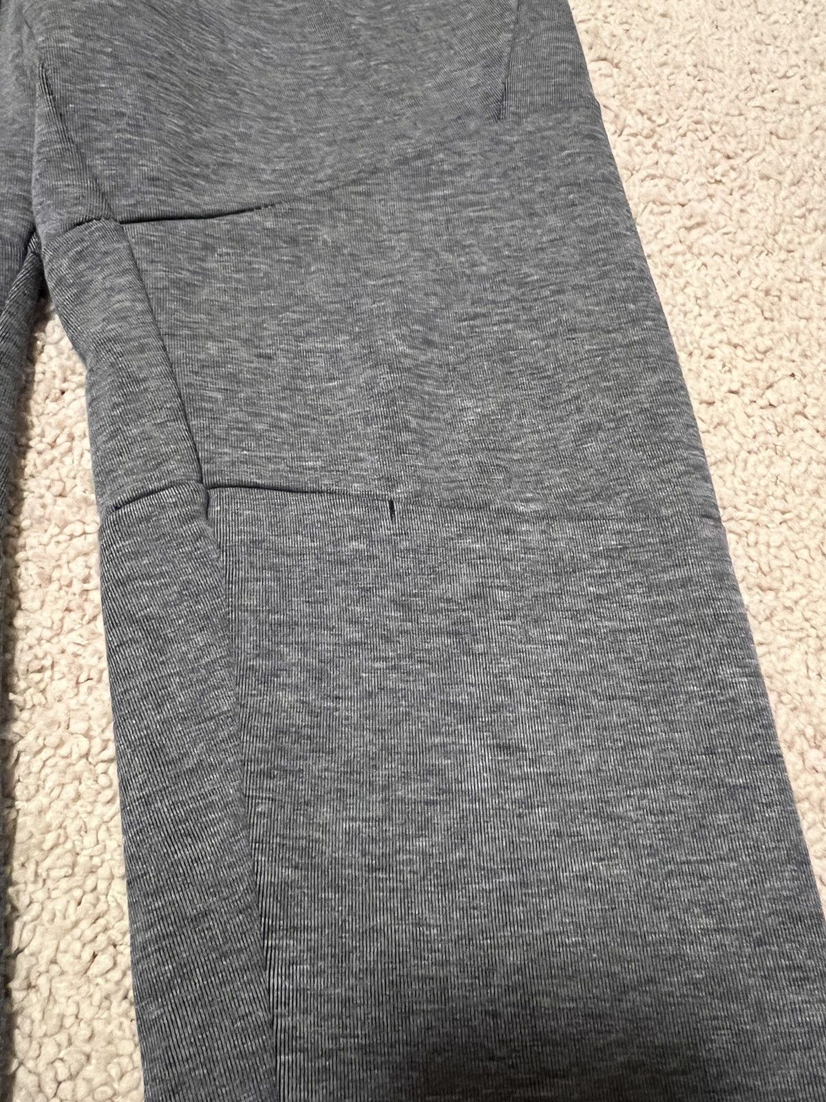 Nike Nike tech fleece joggers (1M) Size US 32 / EU 48 - 2 Thumbnail
