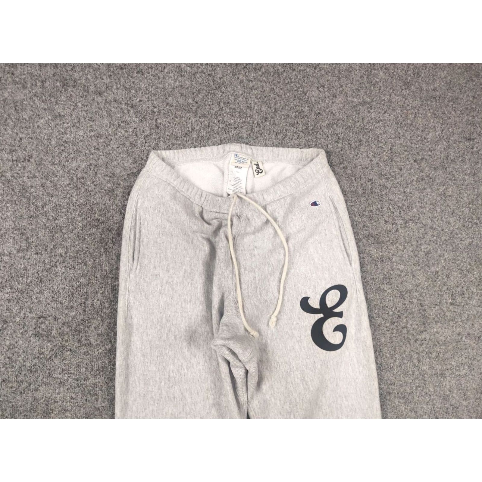 Champion Champion Sweat Pants for Men M Gray Cotton Big Logo Logo Pattern Old School Style Straight Fit Size US 31 - 7 Thumbnail