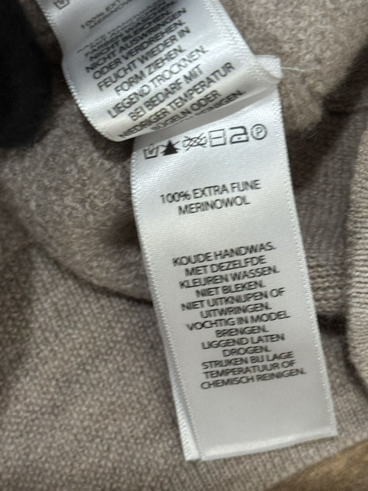 Christian Lacroix Christian Lacroix ExtraFine Merino Wool Polo Size M / US 6-8 / IT 42-44 - 7 Thumbnail