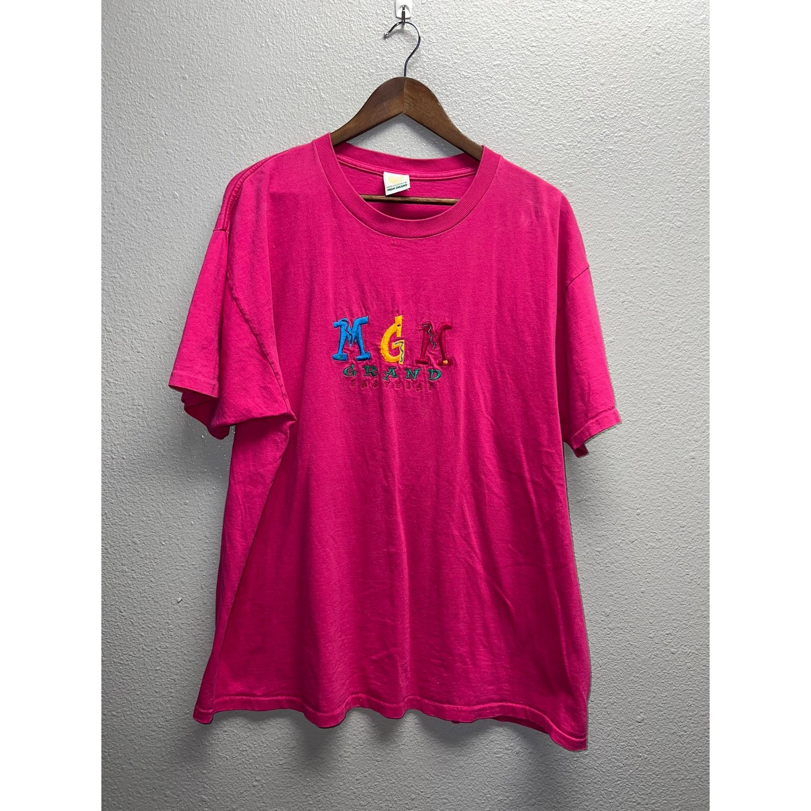 Vintage Vintage MGM Grand Shirt Las Vegas Pink Tee 90s 1990s Large Size US L / EU 52-54 / 3 - 1 Thumbnail