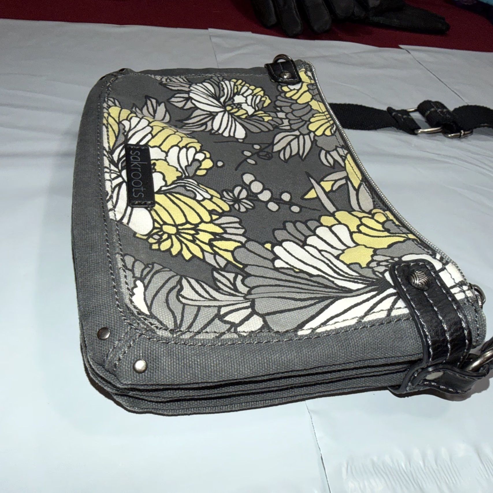 Vintage Sakroots Artist Circle Crossbody Purse Canvas Gray Yellow White Flower Blossom Floral Pattern, Zip, Adjustable Strap, Tote? Size ONE SIZE - 4 Thumbnail