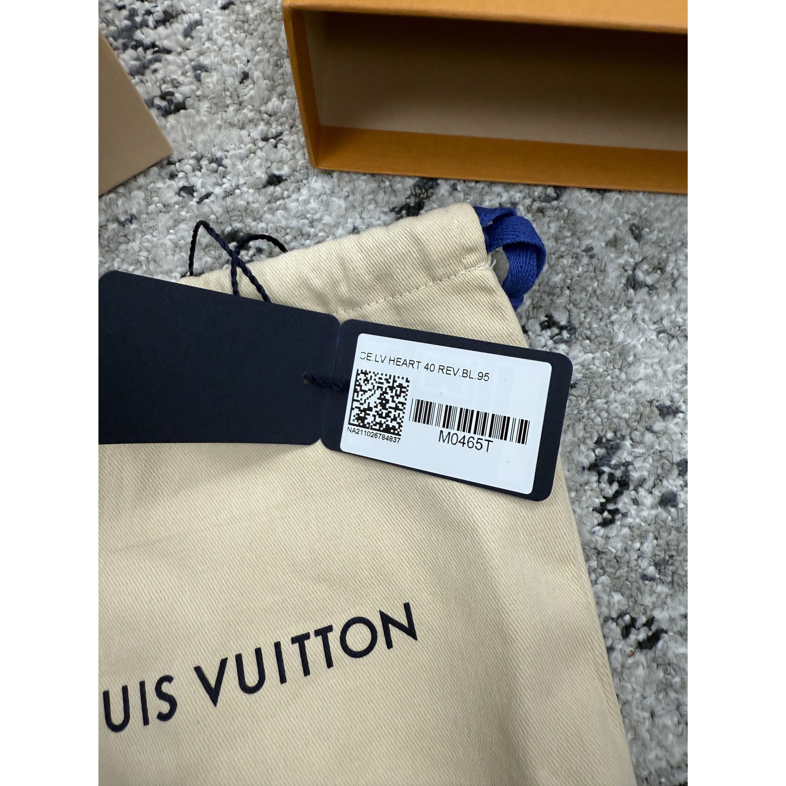 Louis Vuitton Louis Vuitton Blue Denim Heart Buckle Reversible Belt Made I Size ONE SIZE - 4 Thumbnail