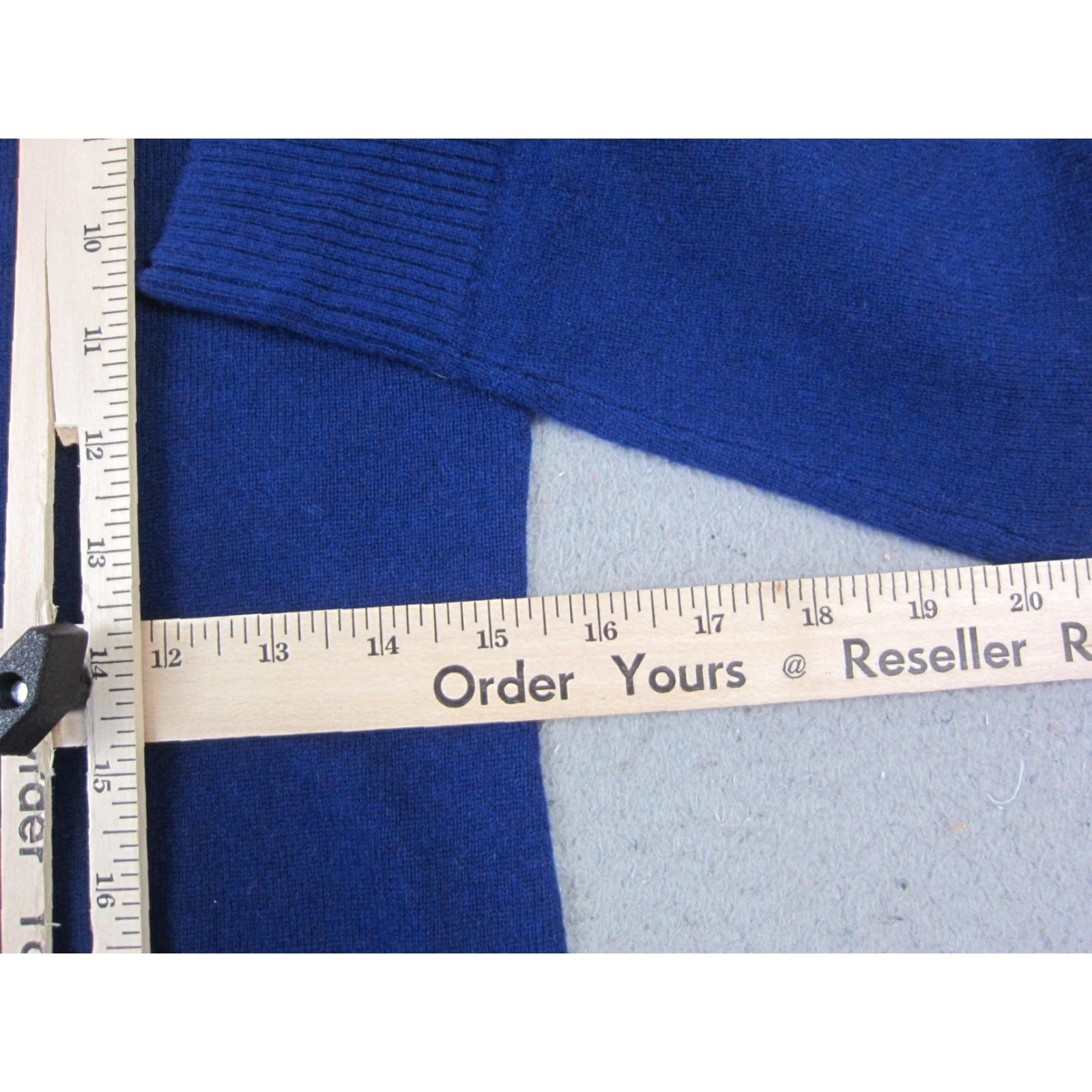 Talbots Talbots Sweater Womens S Blue 100% Cashmere Crew Neck Knit Pullover Ladies Family Classic 90s Pattern Solid Knit Short Description Not Included Size S / US 4 / IT 40 - 7 Thumbnail