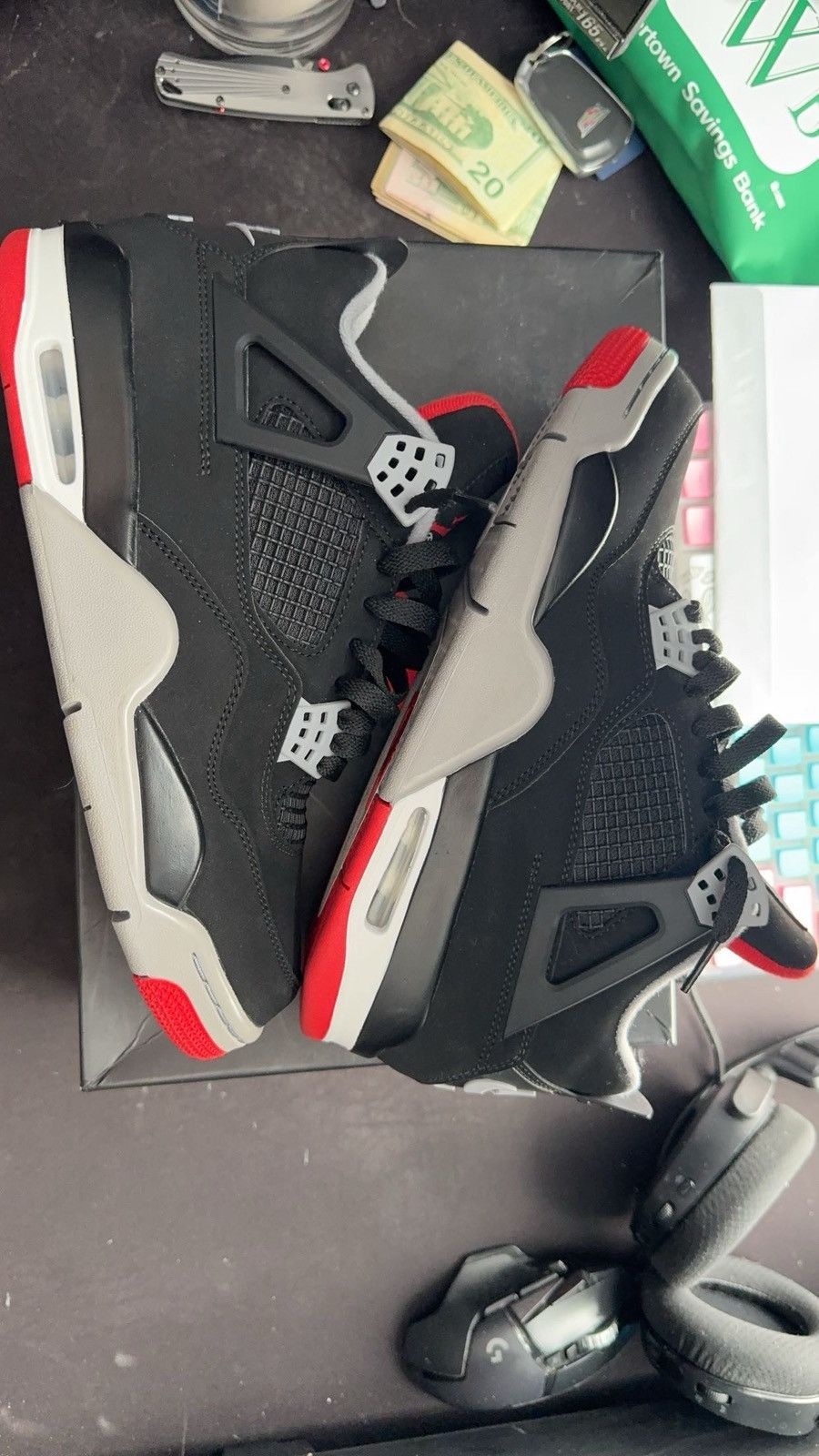 Jordan Brand Jordan 4 breds 2019 Size US 9 / EU 42 - 2 Thumbnail