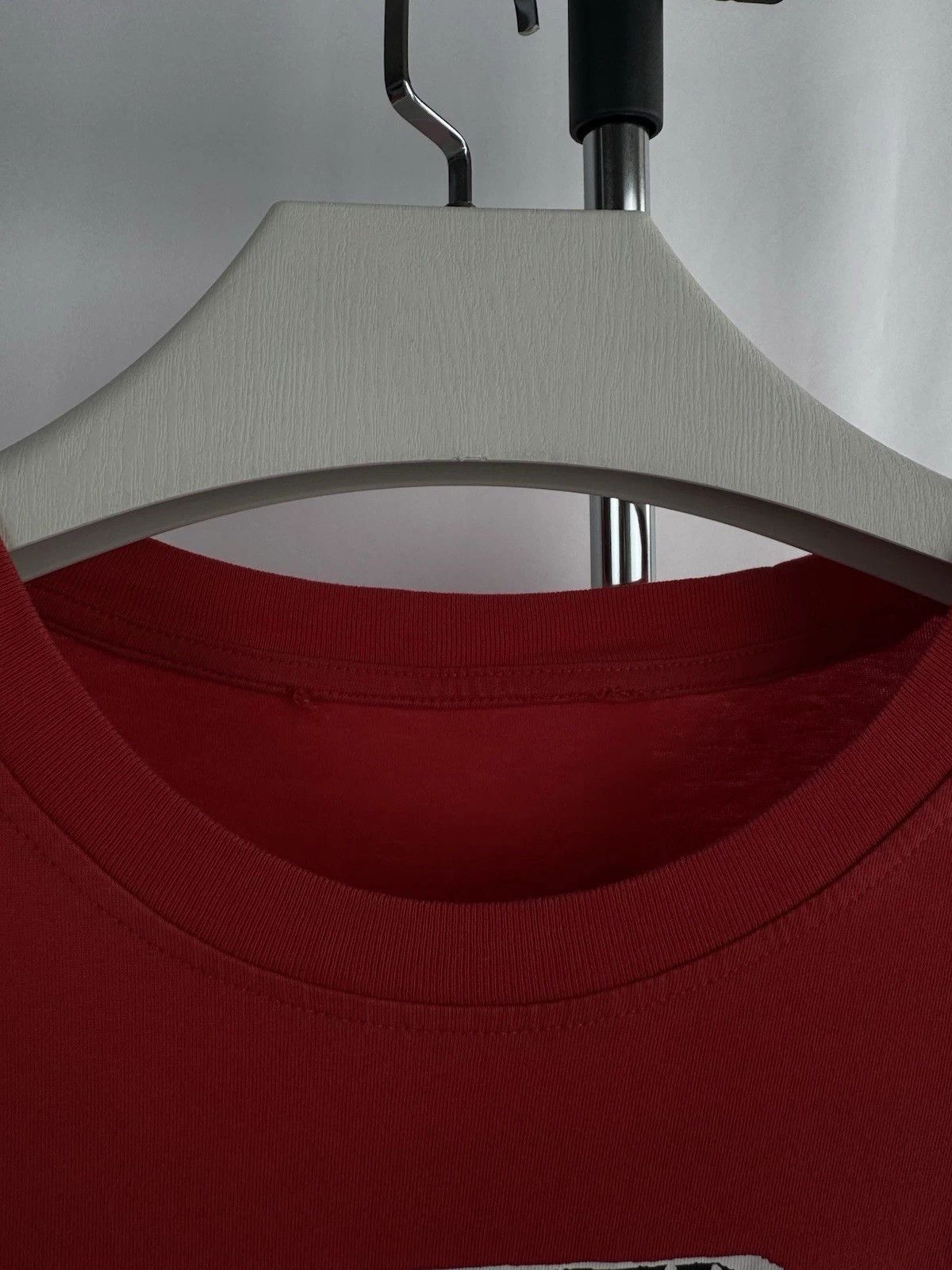 Alexander McQueen Authentic MCQ Alexander McQueen Red Graphic T-Shirt Stre Size US L / EU 52-54 / 3 - 5 Thumbnail