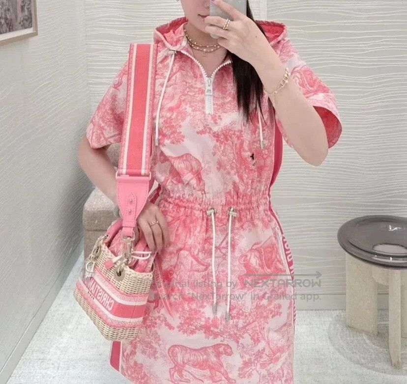 Dior Dior Pink Animal Jungle Print Hooded Dress. Size XS / US 0-2 / IT 36-38 - 9 Thumbnail