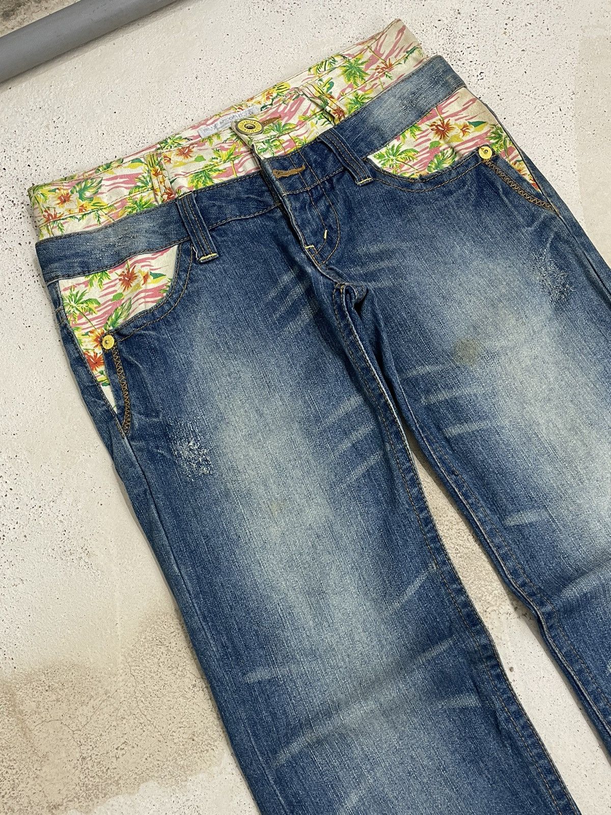 Blue Blue Japan Double Waist Moon Blue Floral Hawai Distress Hard Stiching Size US 28 / EU 44 - 3 Thumbnail