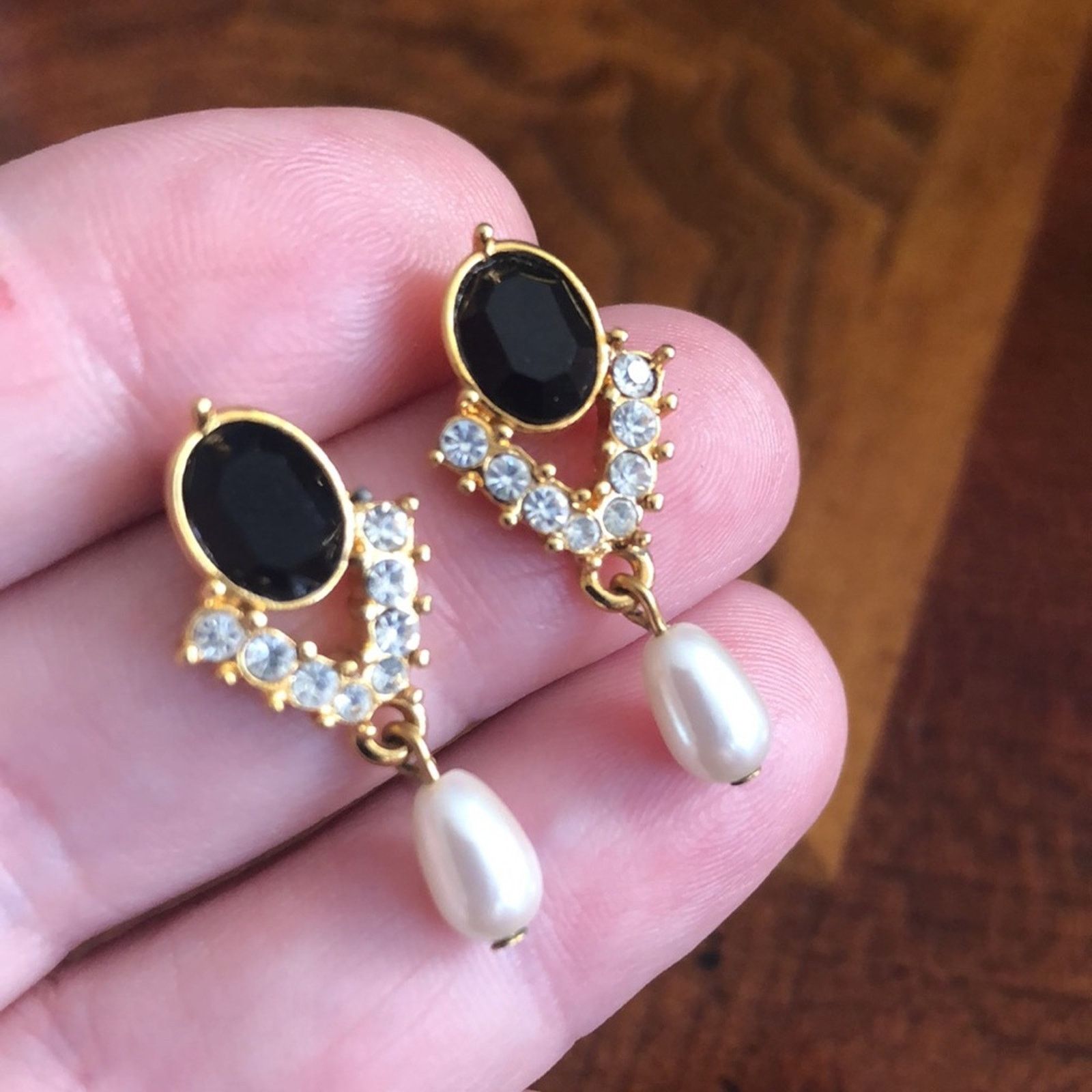 Vintage Vintage elegant faceted black stone pierced earrings Size ONE SIZE - 1 Thumbnail