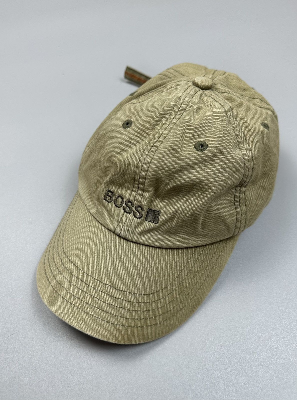 Hugo Boss × Vintage Vintage Solid Biege Cap Hugo Boss Size ONE SIZE - 1 Thumbnail