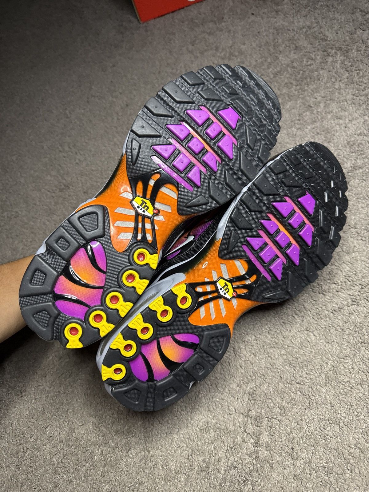 Nike Nike air max plus PROMO SAMPLE Size US 12 / EU 45 - 5 Thumbnail