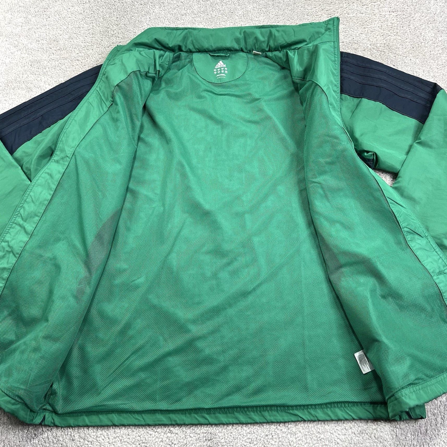 Adidas Adidas Windbreaker Jacket Men’s XL Green Navy Blue Full Zip Hooded Pockets Lined Logo Zip Size US XL / EU 56 / 4 - 4 Thumbnail