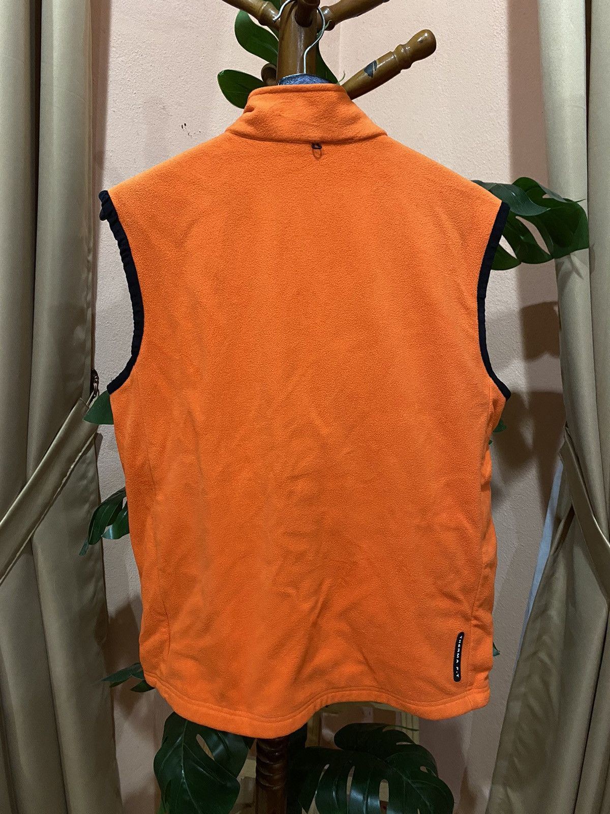 Nike NIKE THERMA-FIT ORANGE FLEECE VEST (MEN’S M) Size US M / EU 48-50 / 2 - 5 Thumbnail