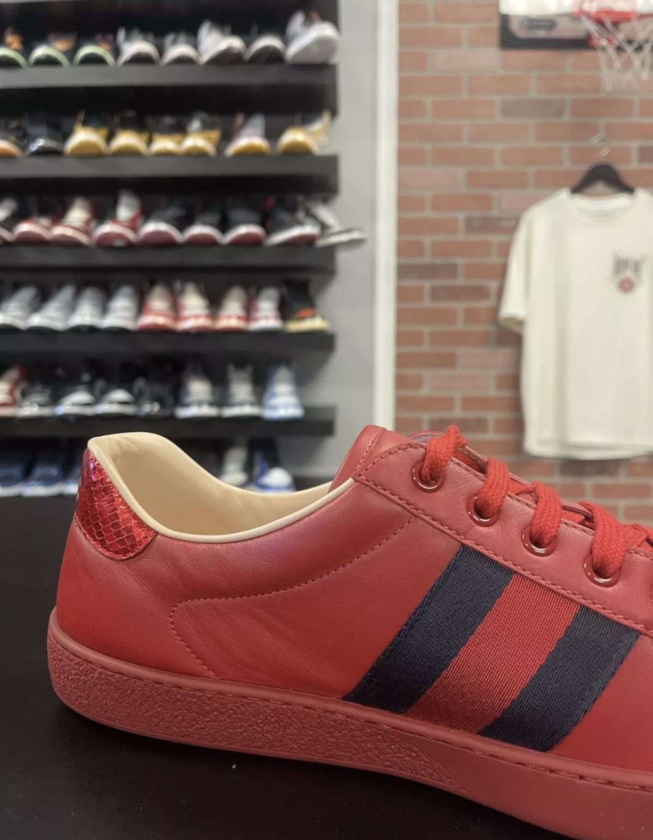 Gucci Size 10.5US/10G - Men's Gucci 429446 Ace Bee Sneakers Gucci Size US 10.5 / EU 43-44 - 9 Thumbnail