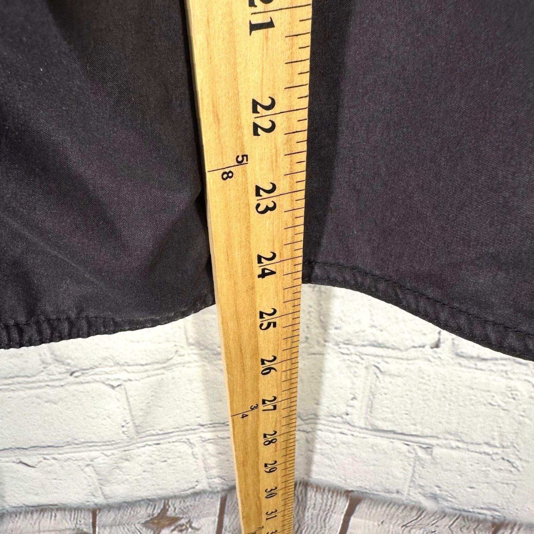 Vintage DC Shoes Mens Board Shorts Black Yellow Logo Cargo Pocket Swim Trunks 38 Size US 38 / EU 54 - 6 Thumbnail