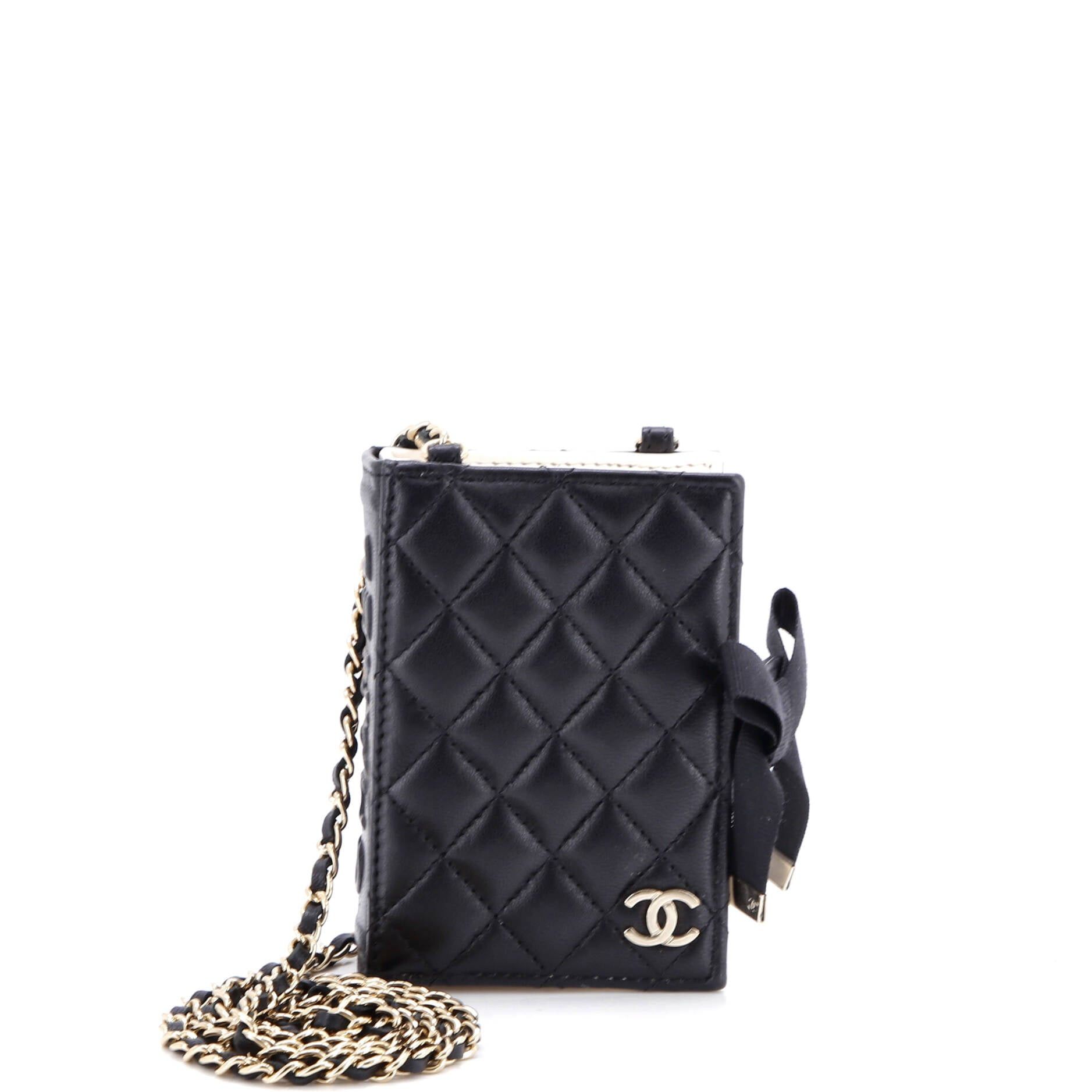 Chanel CC Book Card Holder with Chain Size ONE SIZE - 1 Thumbnail