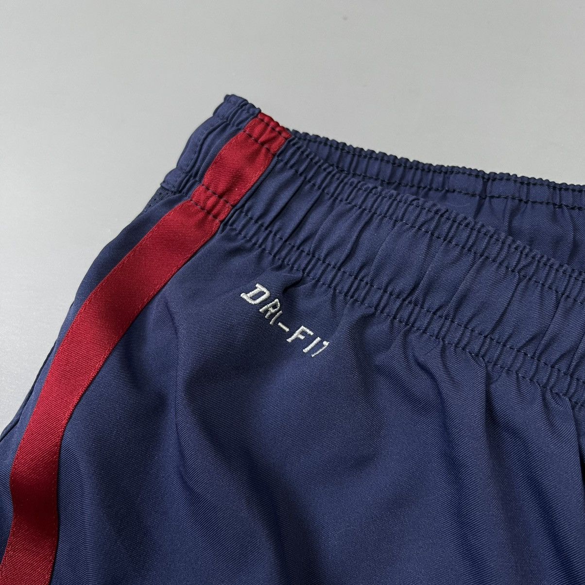 Nike × Vintage Vintage F.C Barcelona Nike Shorts Soccer Barca y2k size XL Size US 34 / EU 50 - 4 Thumbnail