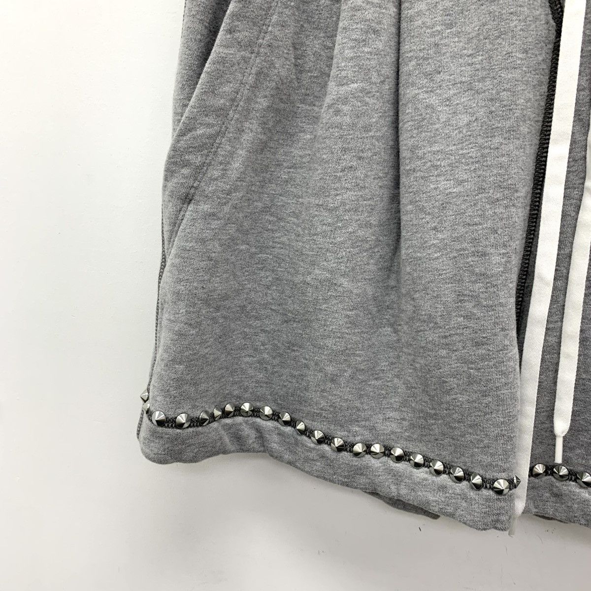Miu Miu Miu Miu Grey Rivet Design Casual Shorts K26WX Size 25" / US 0 / IT 36 - 4 Thumbnail