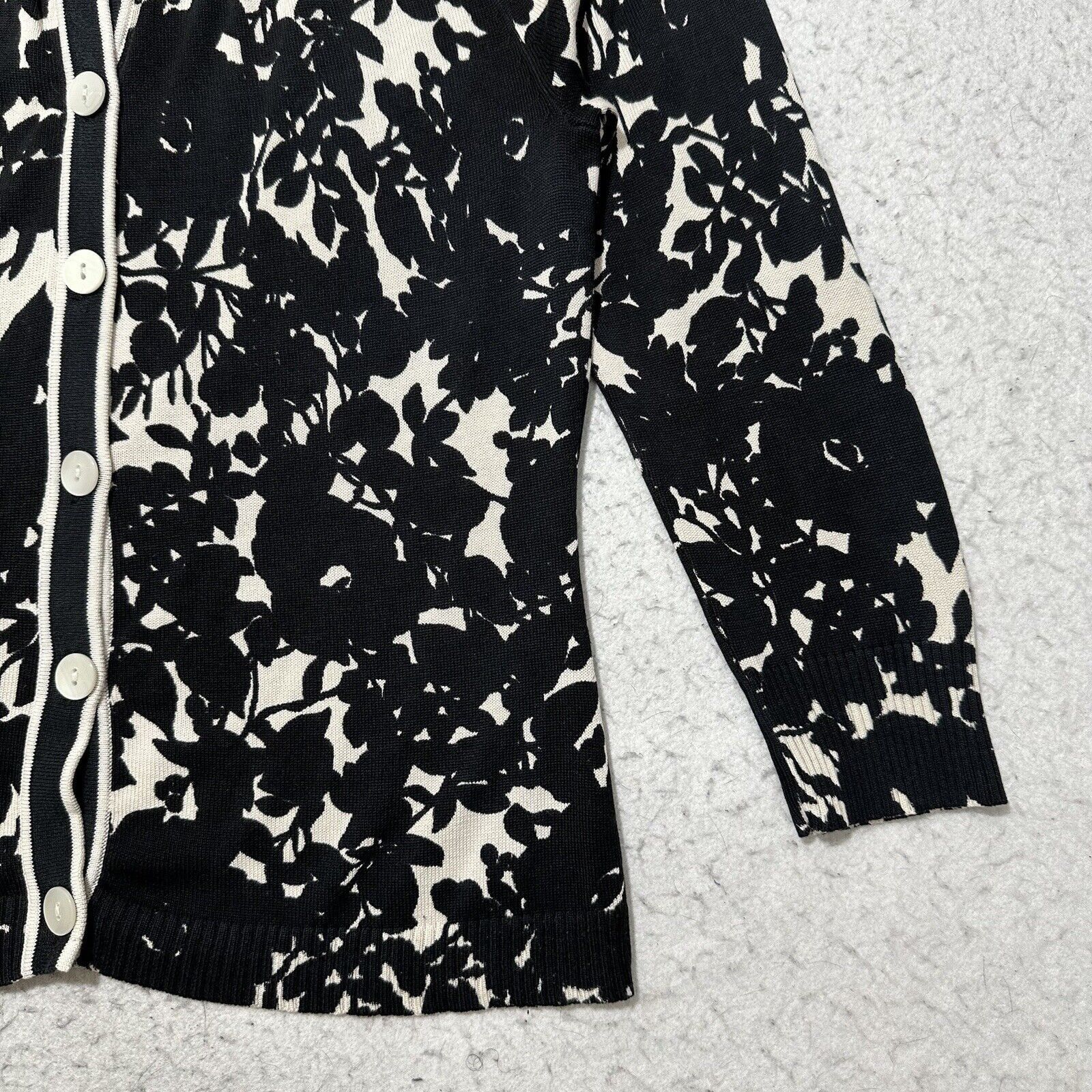Loft LOFT Small Black Floral Button Front Cardigan Sweater Silk Size S / US 4 / IT 40 - 6 Thumbnail