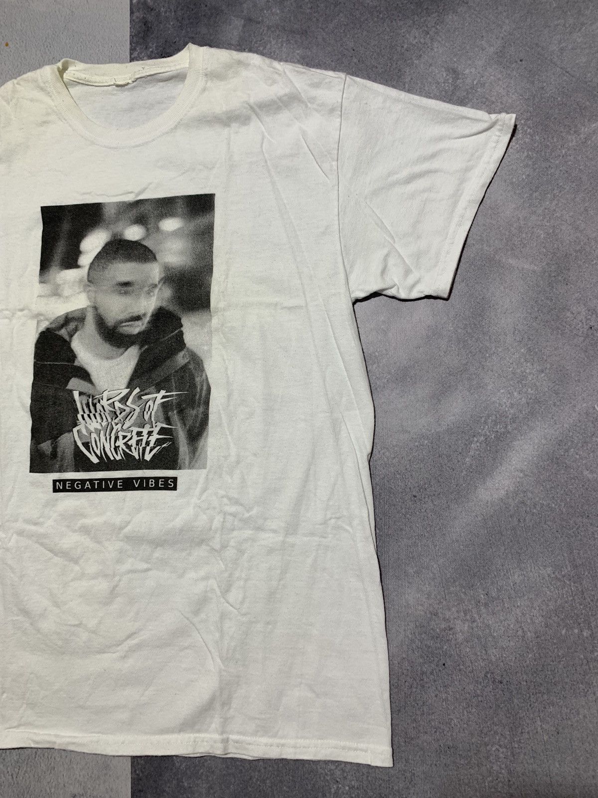 Band Tees Vintage Y2K Drake Negative Vibes band tee big logo size M Size US M / EU 48-50 / 2 - 3 Thumbnail