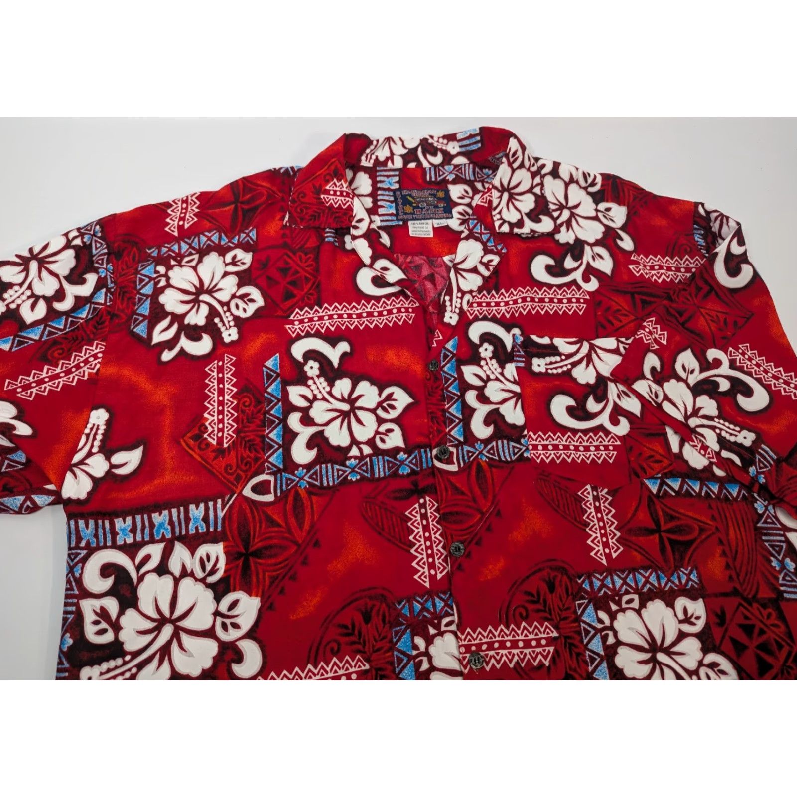 Vintage Basix Mens Hawaiian Shirt Red Floral Rayon Short Sleeve Button V-Neck XL Size US XL / EU 56 / 4 - 2 Thumbnail