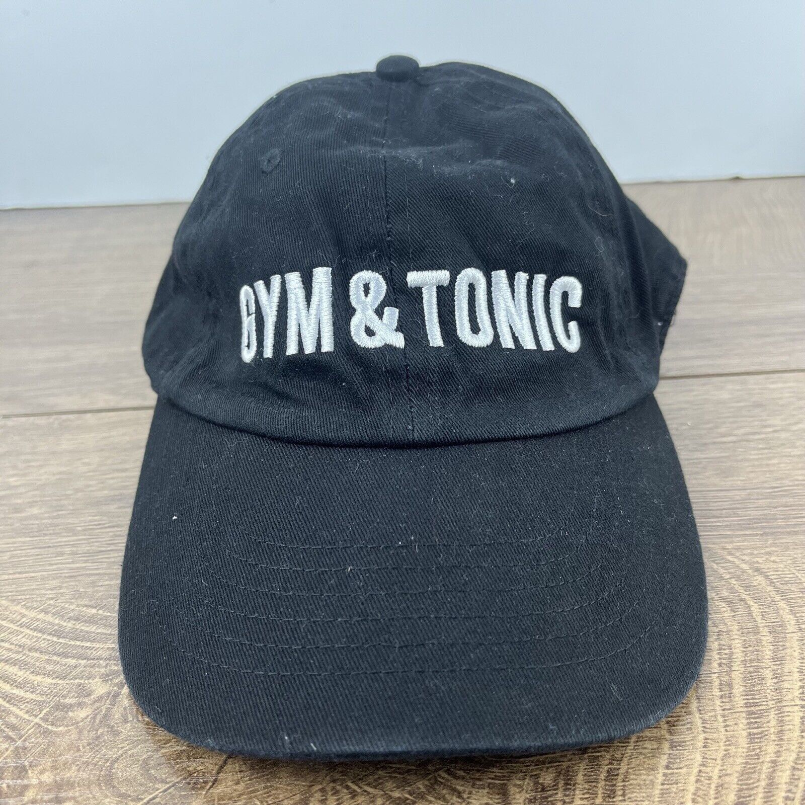 Other Gym & Tonic Hat Gym and Tonic Hat Adjustable Hat Black Hat A Size ONE SIZE - 3 Thumbnail