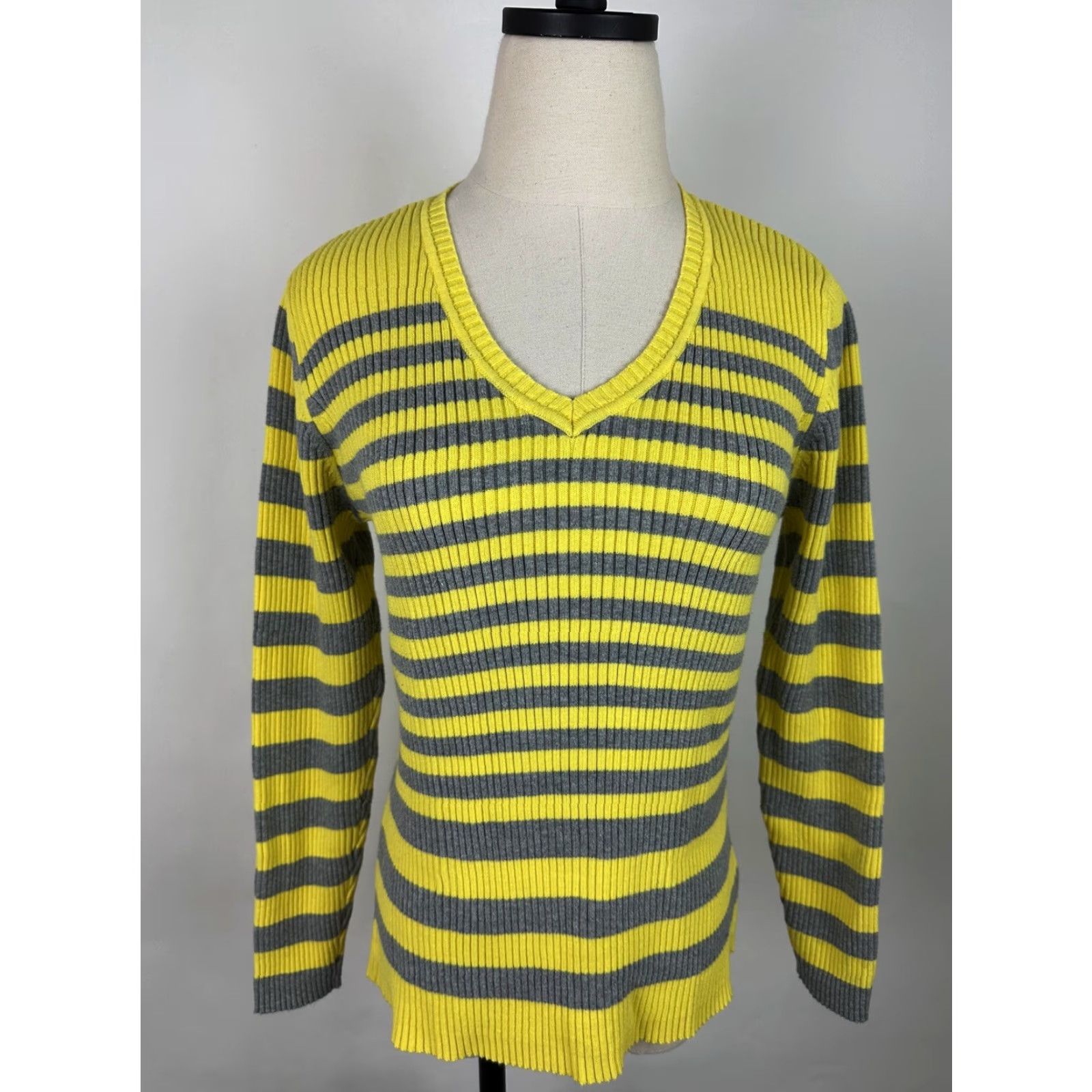 Vintage VINTAGE Y2K Sweater Womens Small Striped V-neck Lemon Yellow Gray Ribbed Knit Size S / US 4 / IT 40 - 2 Thumbnail