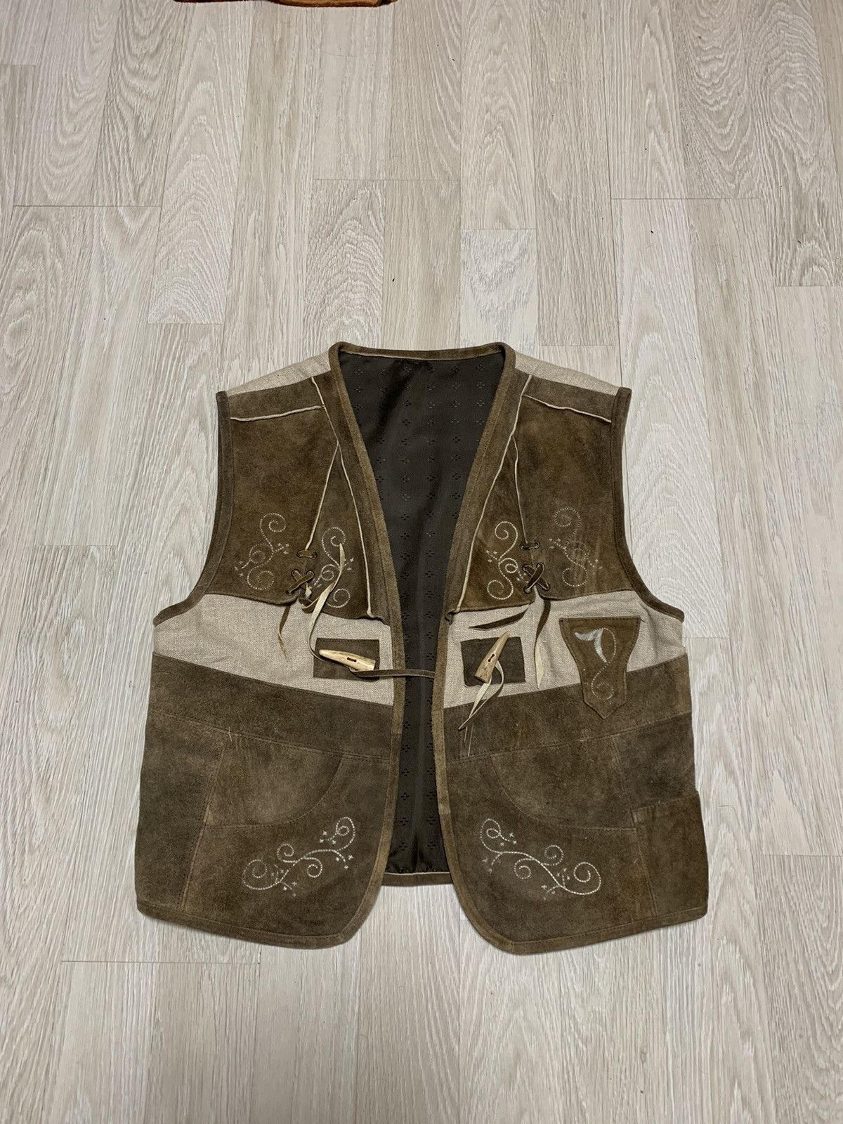 20471120. レザーベスト　ビンテージ Men's 20471120 Vests | Grailed