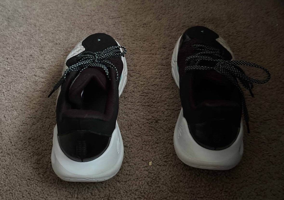 Under Armour Curry 11 Size US 11.5 / EU 44-45 - 2 Thumbnail